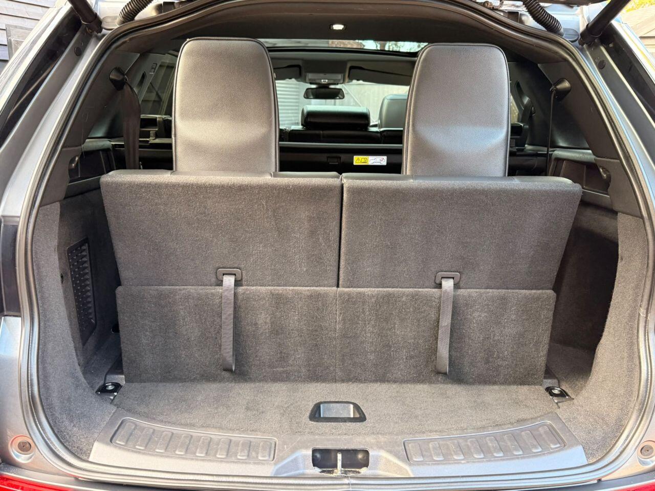 Land Rover Discovery Sport view 20