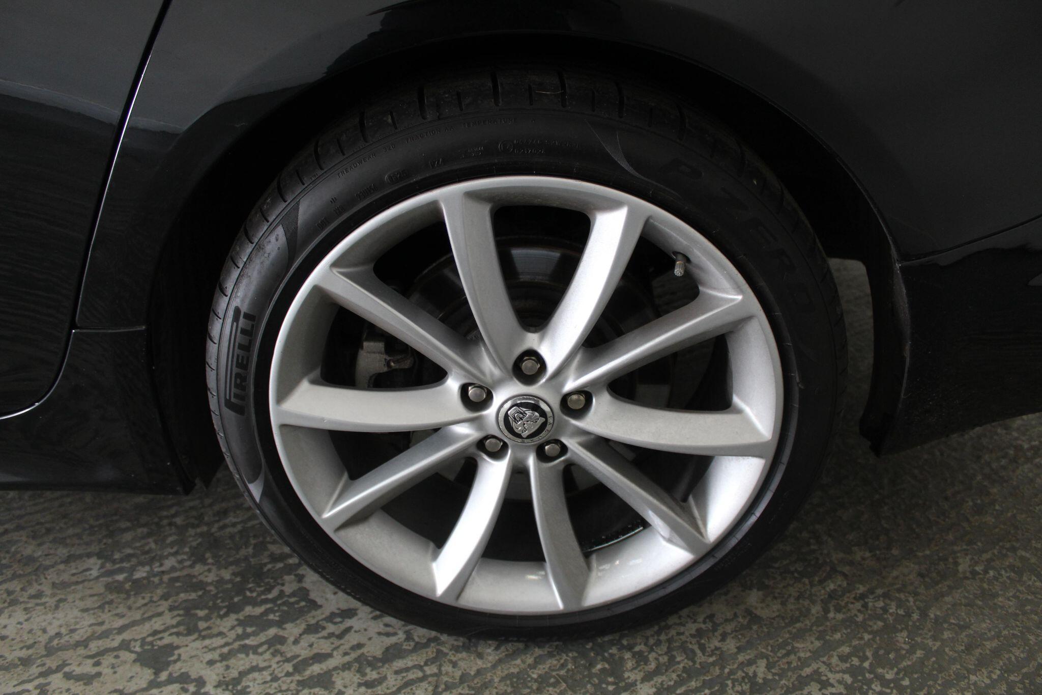 Jaguar XF view 56