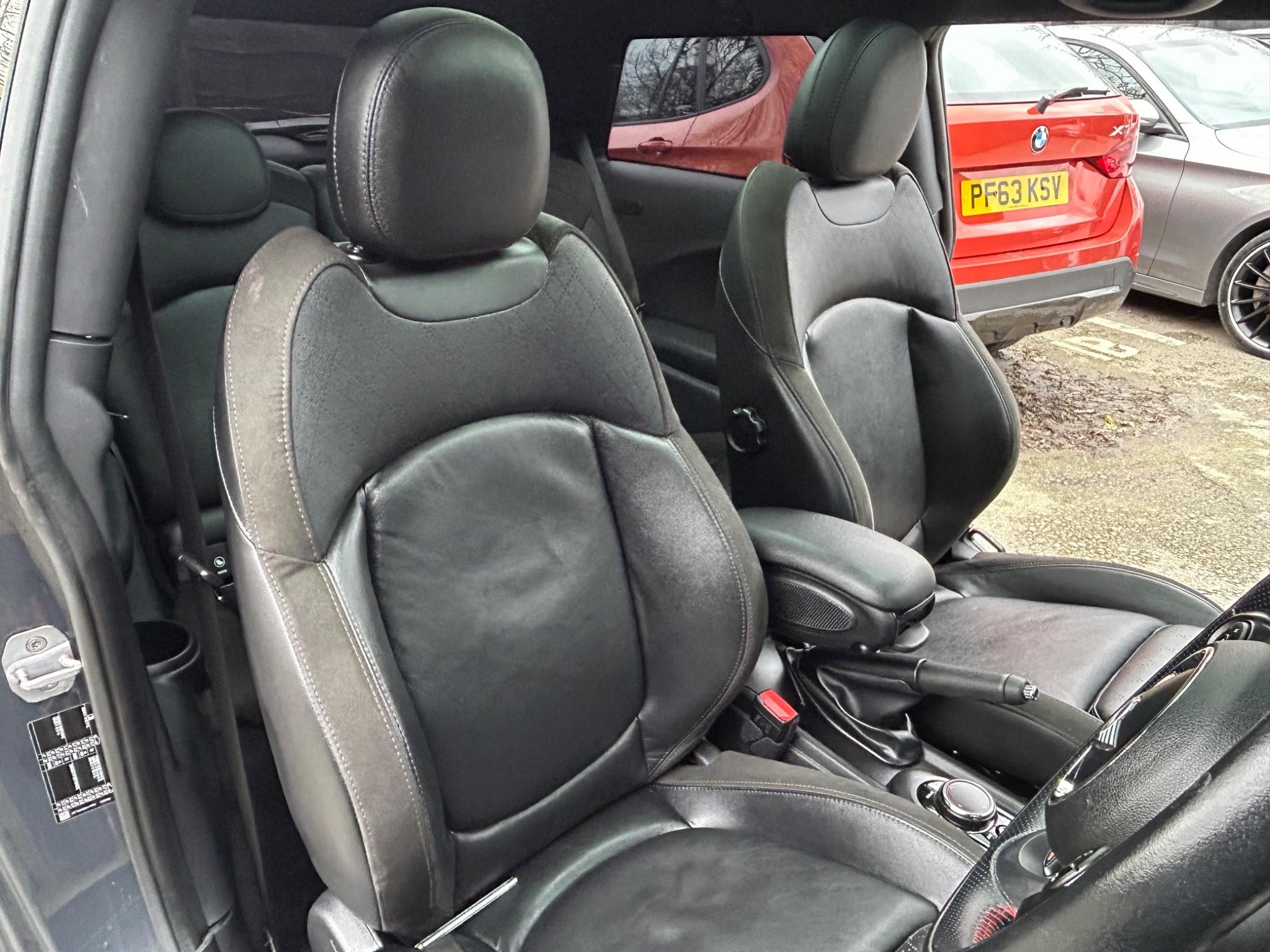 Mini Hatch view 6