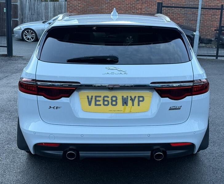 Jaguar XF view 6