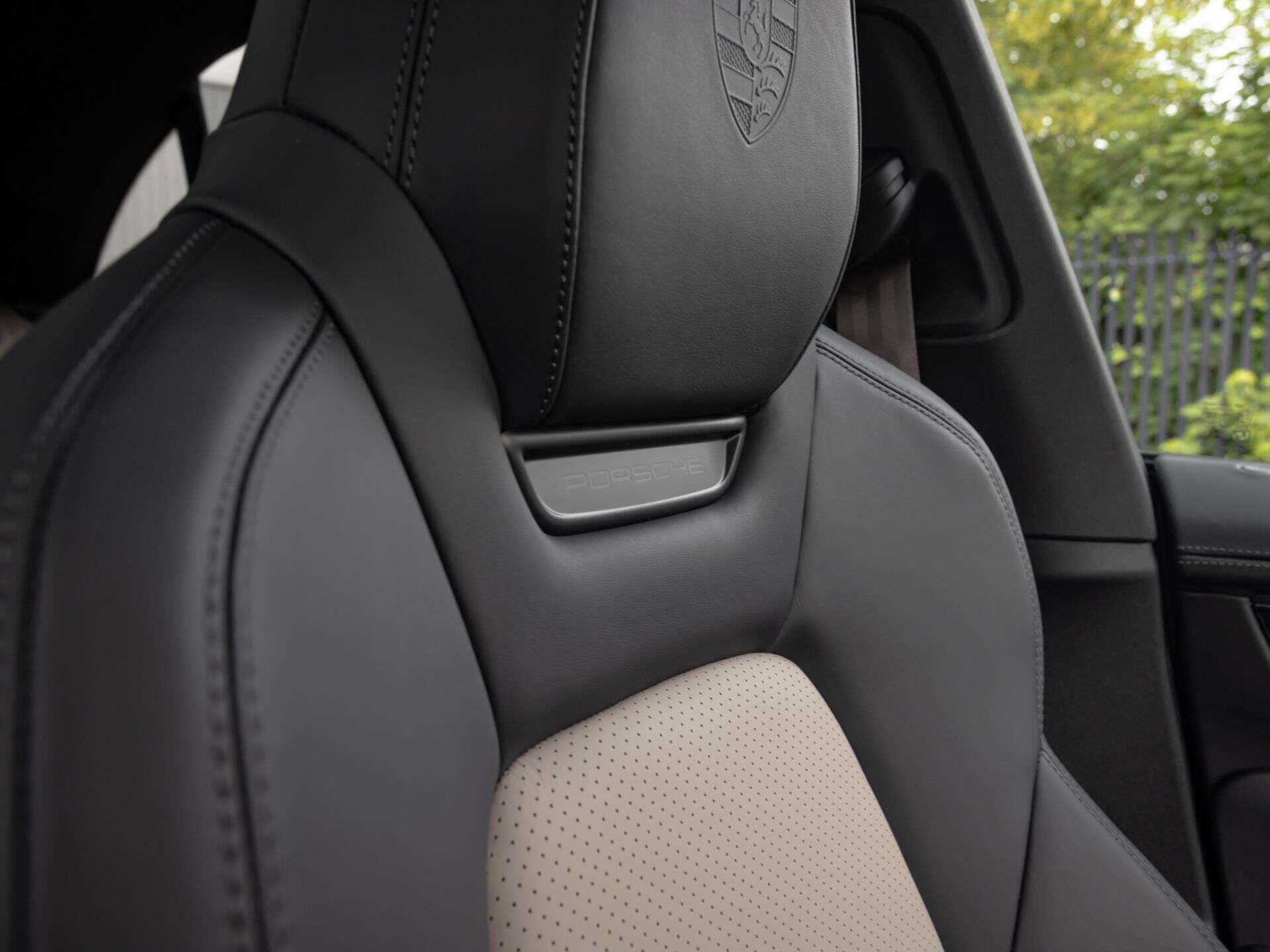 Porsche Macan view 18