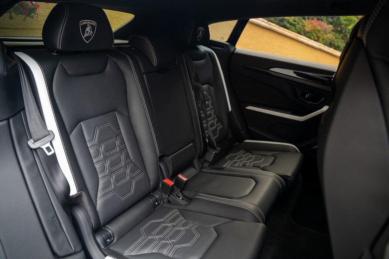 Lamborghini Urus view 69