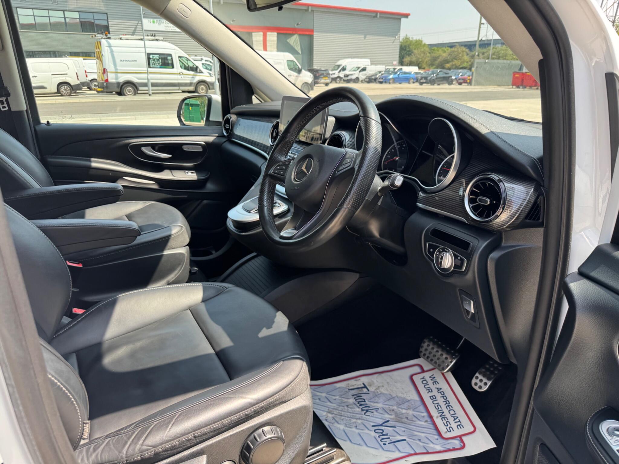 Mercedes-Benz V Class view 19