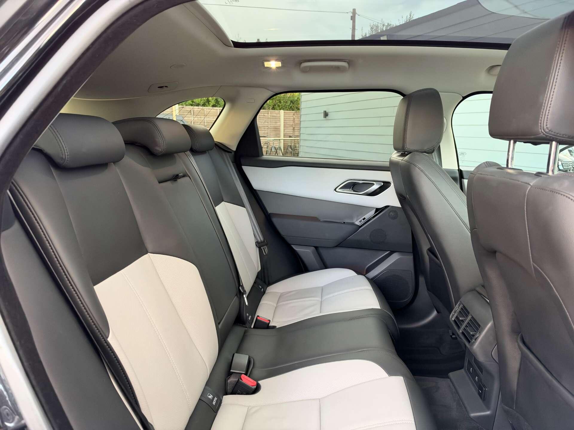 Land Rover Range Rover Velar view 31