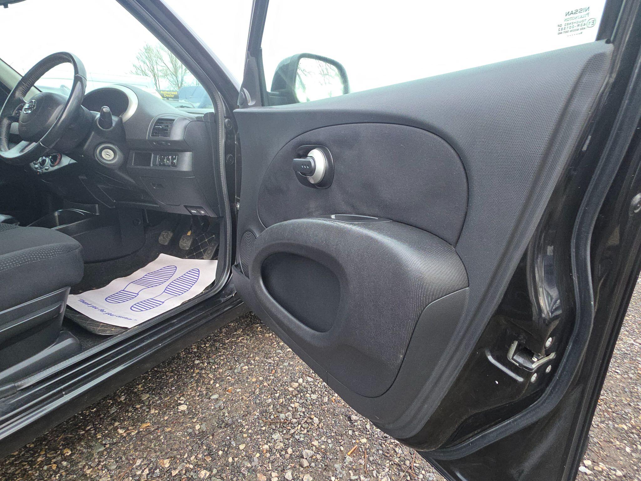 2009 Nissan Micra image 32