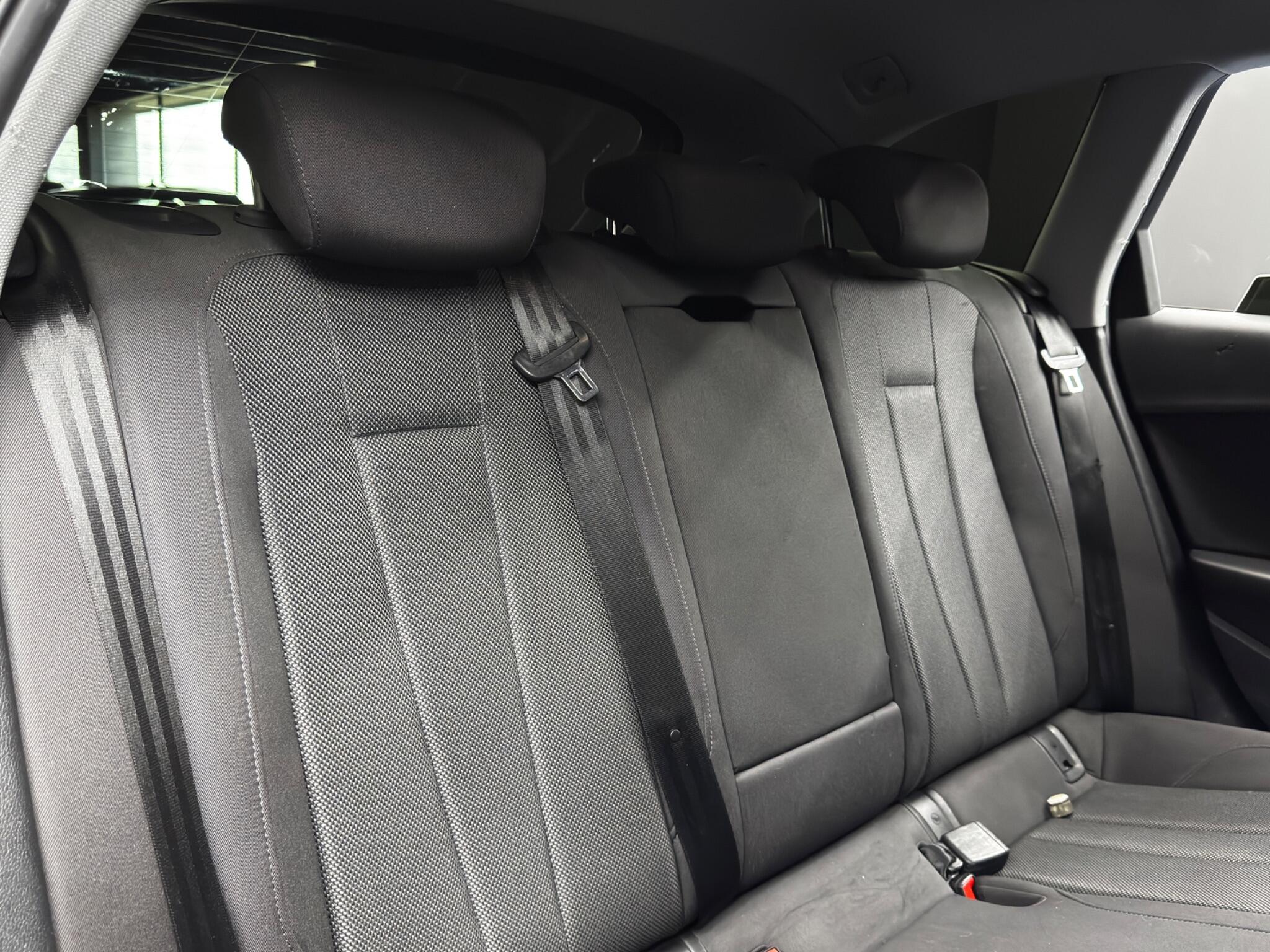 Audi A4 view 15