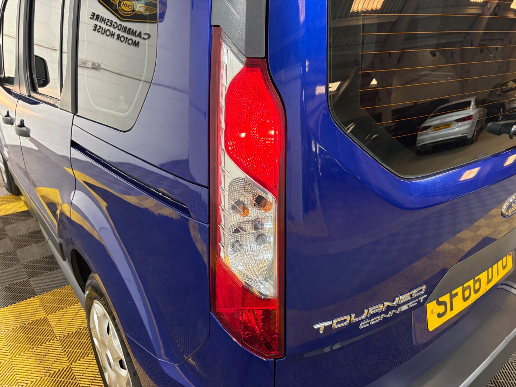 Ford Tourneo Connect view 54