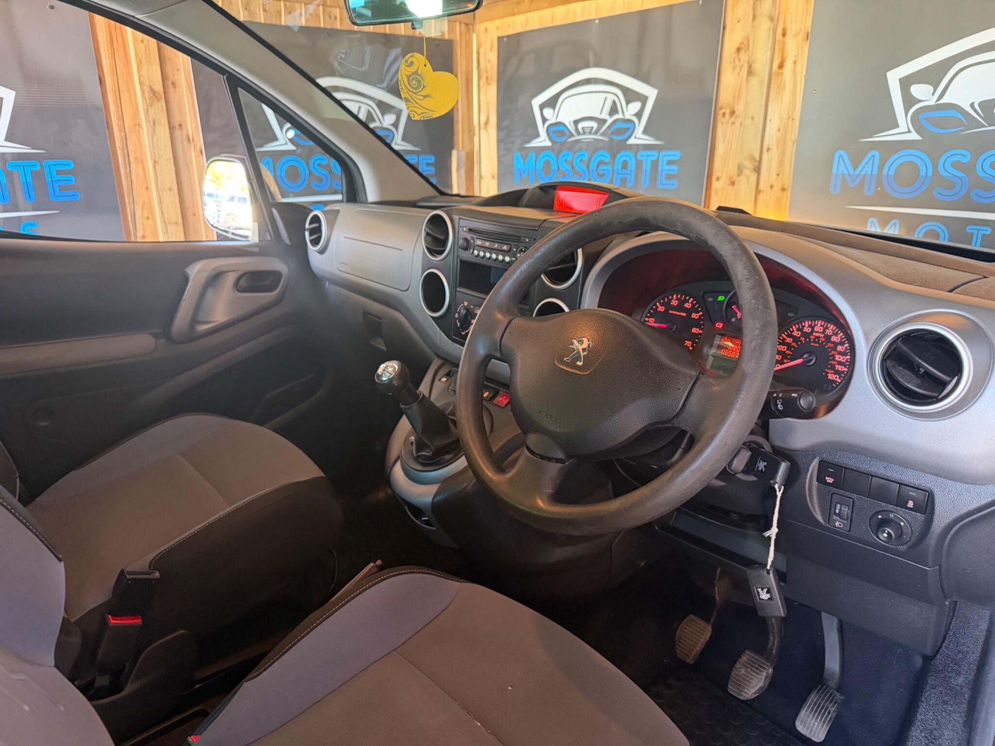 Peugeot Partner Tepee view 20