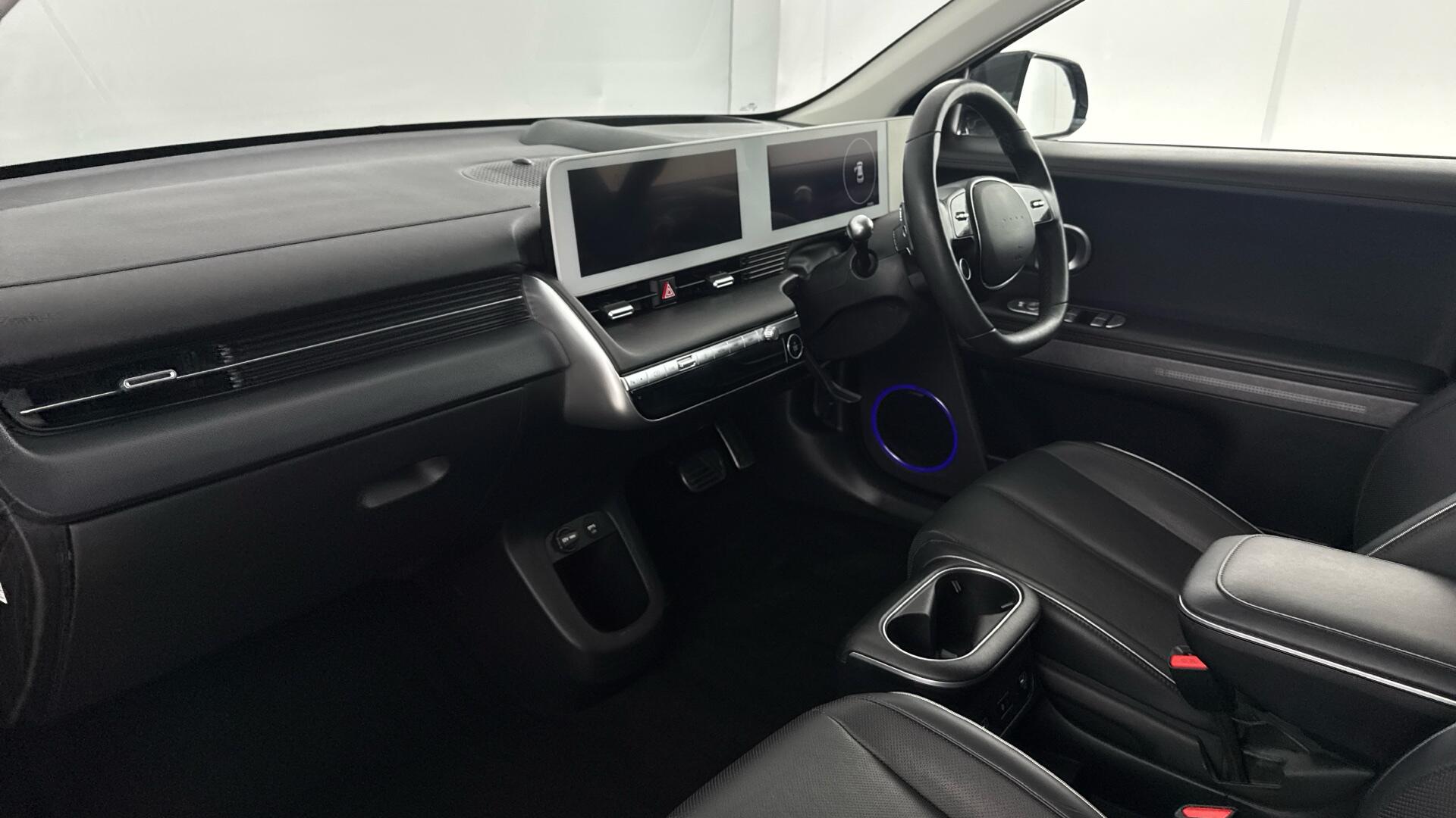 Hyundai Ioniq 5 view 10