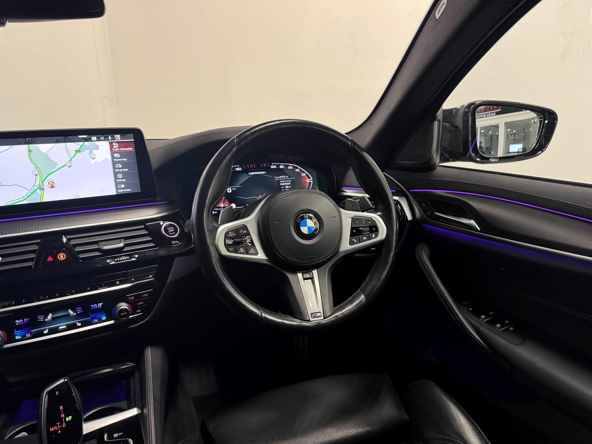 BMW 5 Series view 32