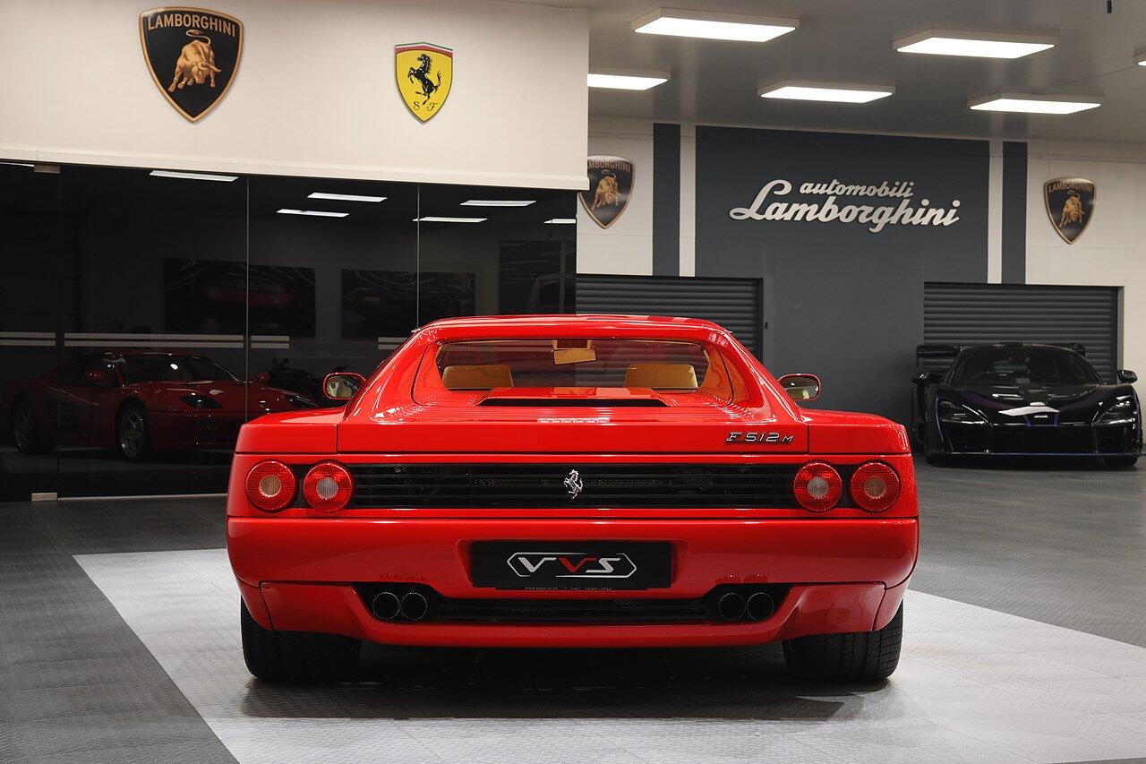 Ferrari 512 view 33