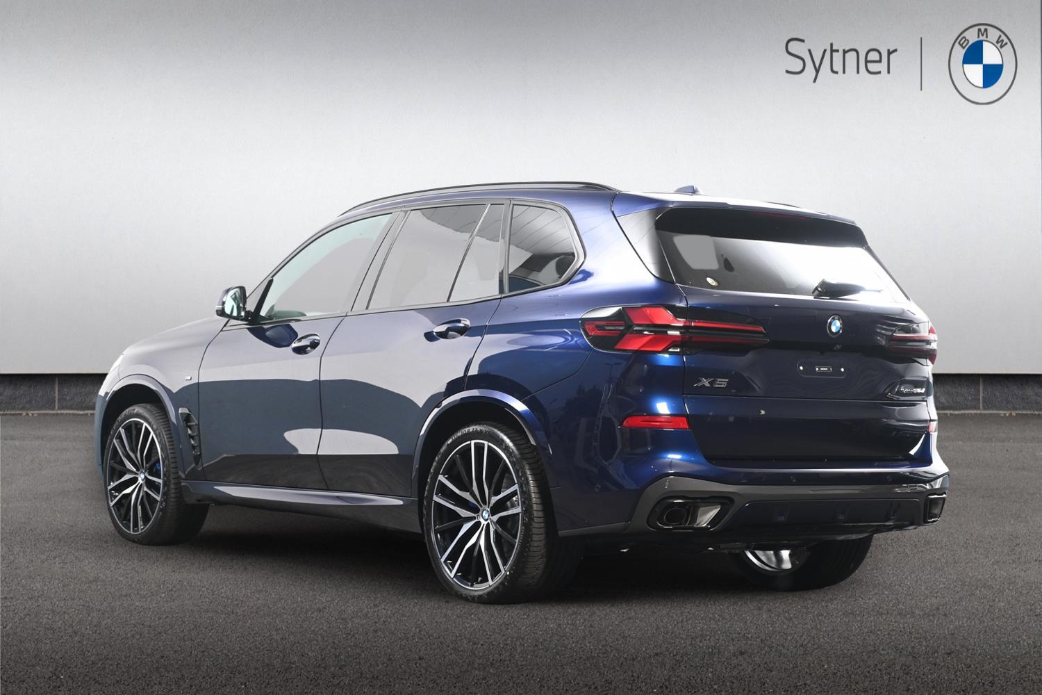 BMW X5 view 2