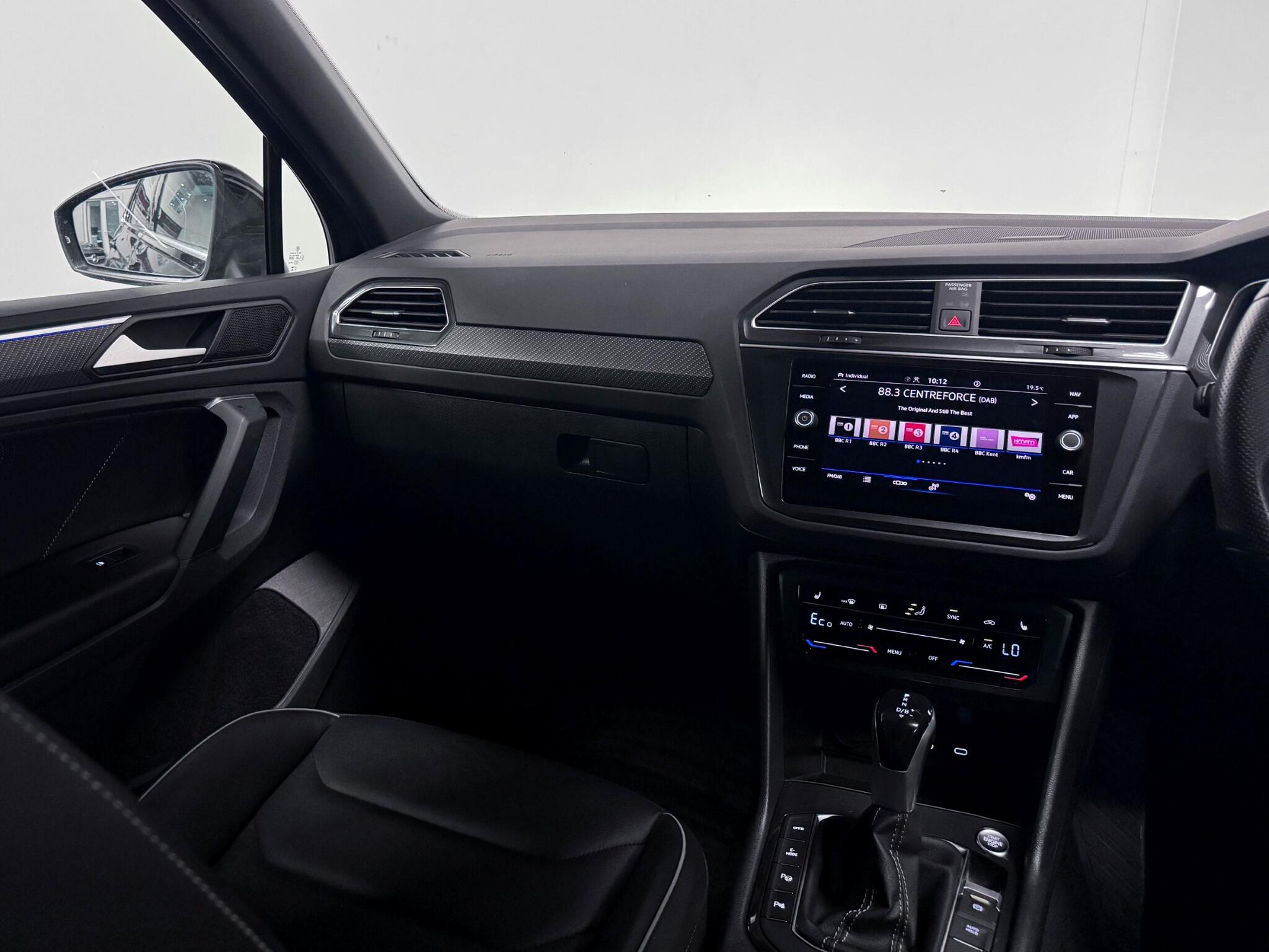 Volkswagen Tiguan view 16