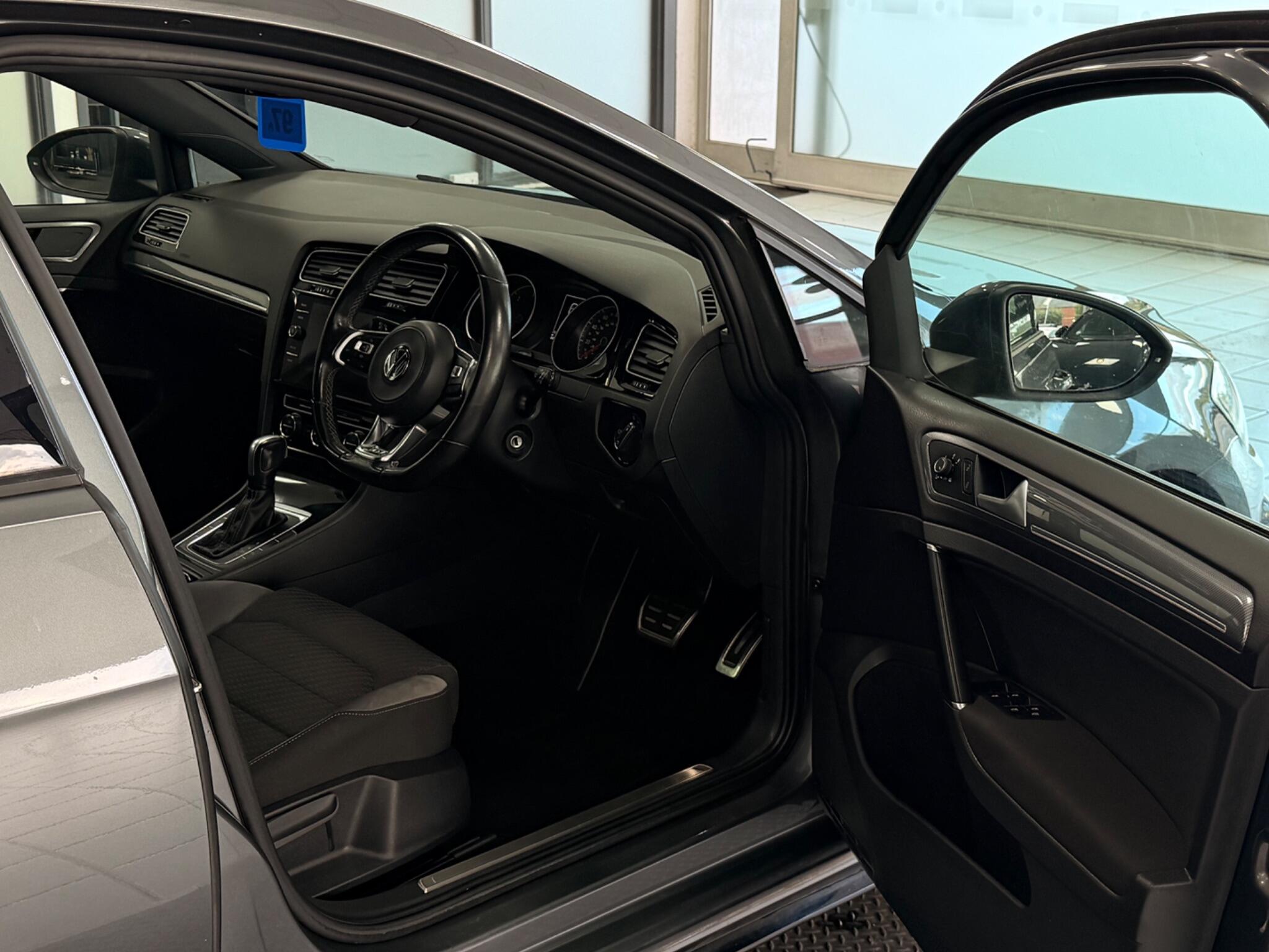 Volkswagen Golf view 11