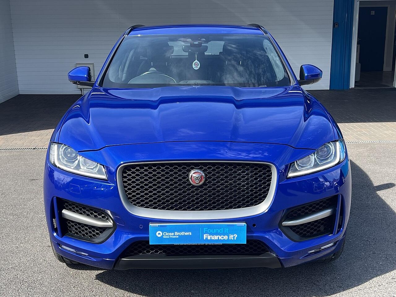 Jaguar F-Pace view 4