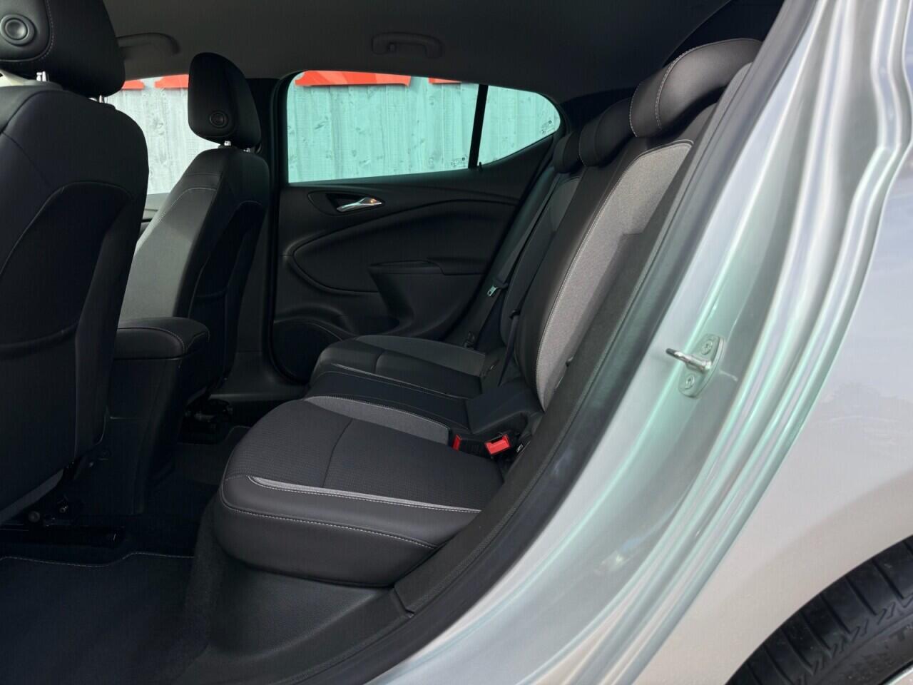 Vauxhall Astra view 24