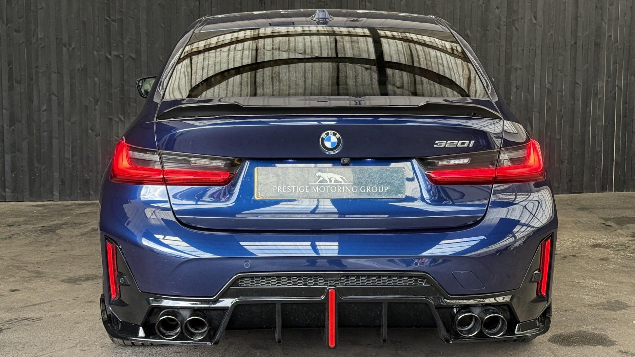 BMW 3 Series view 16