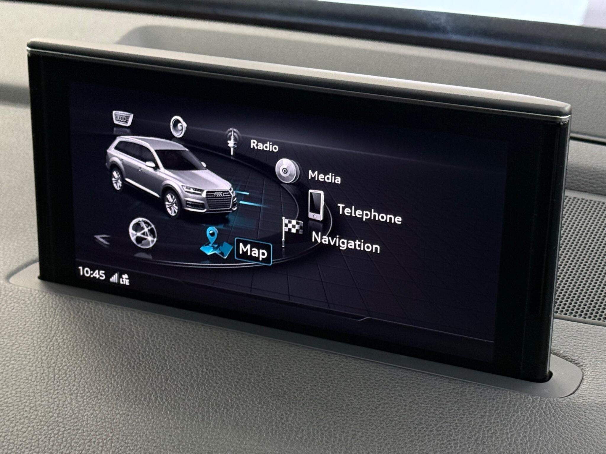 Audi Q7 view 31