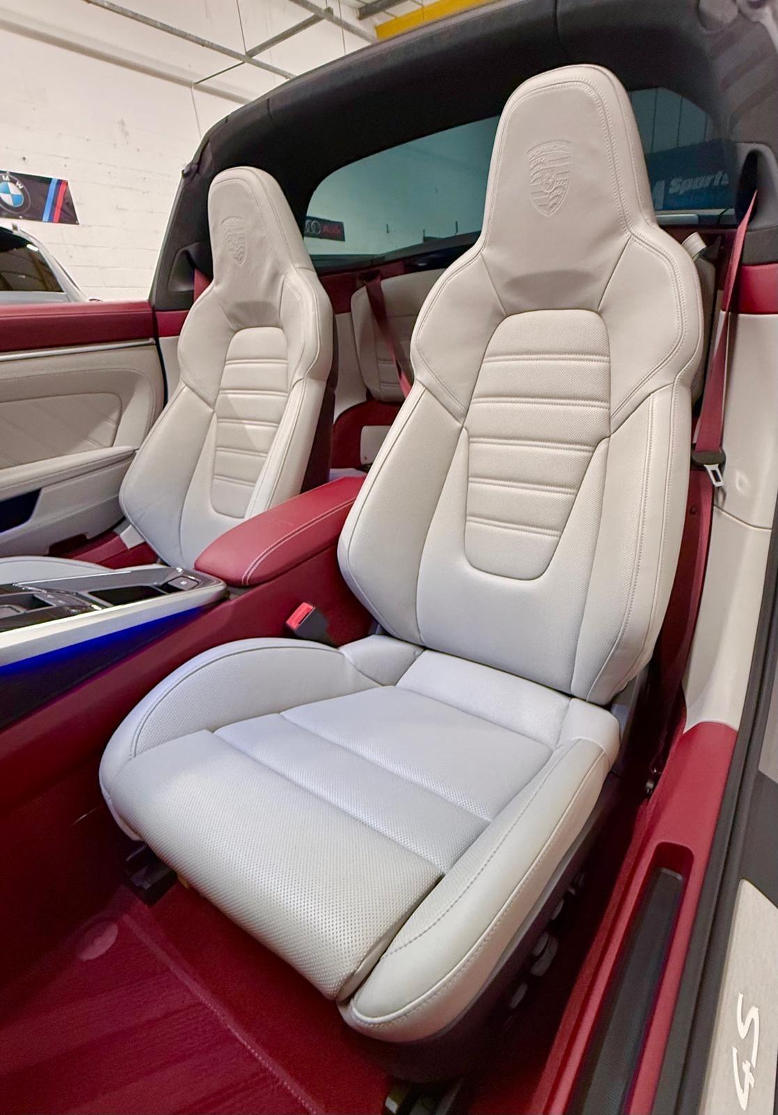 Porsche 911 view 18