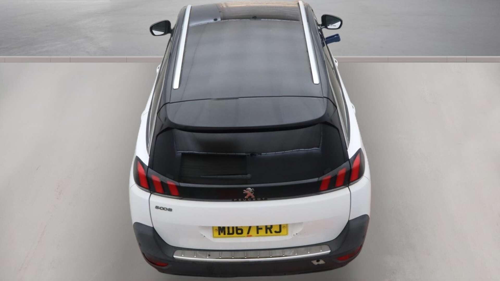 Peugeot 5008 view 9