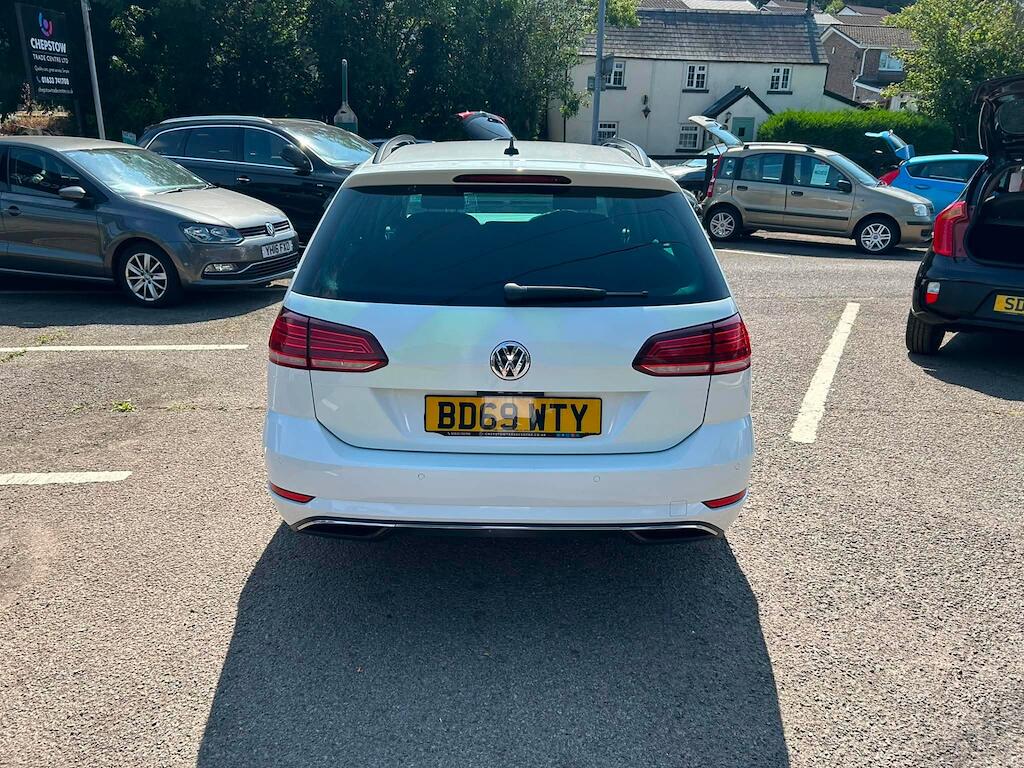 Volkswagen Golf view 3