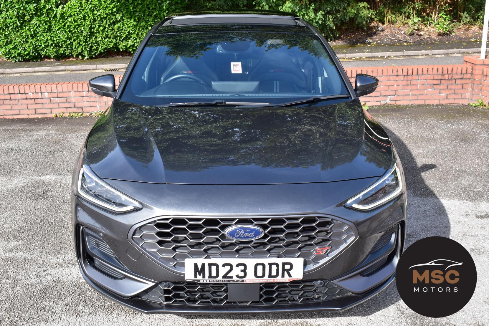Ford Focus view 3