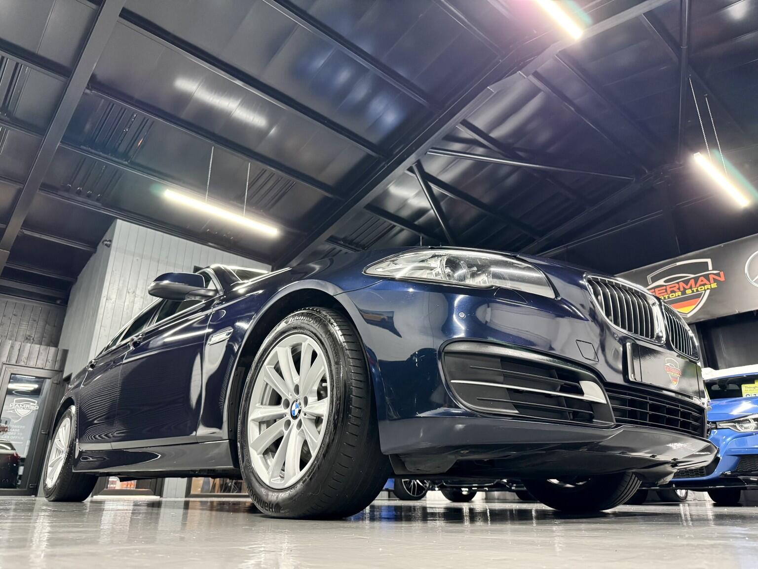 BMW 5 Series view 9