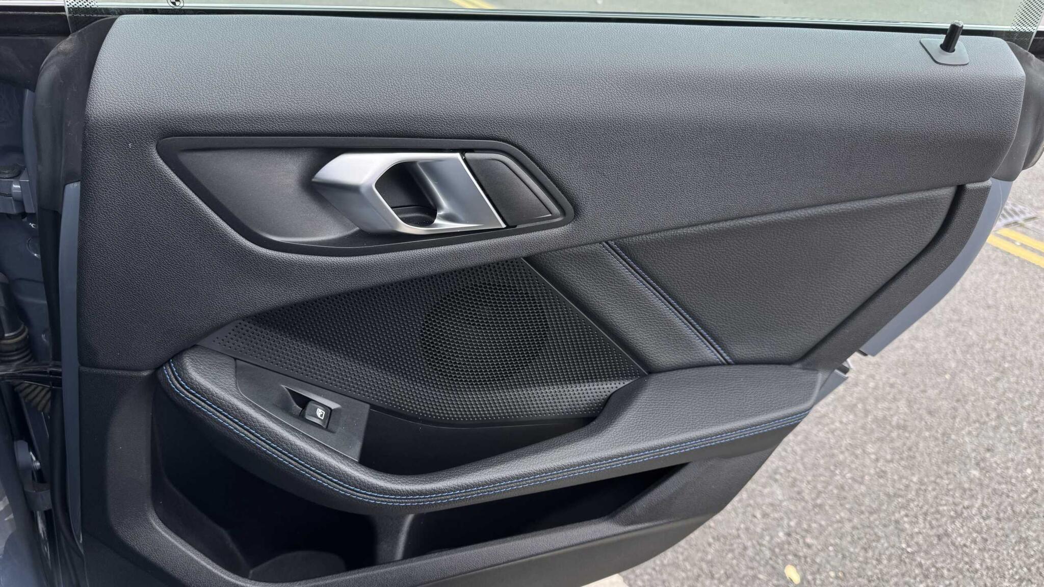 BMW 2 Series view 12