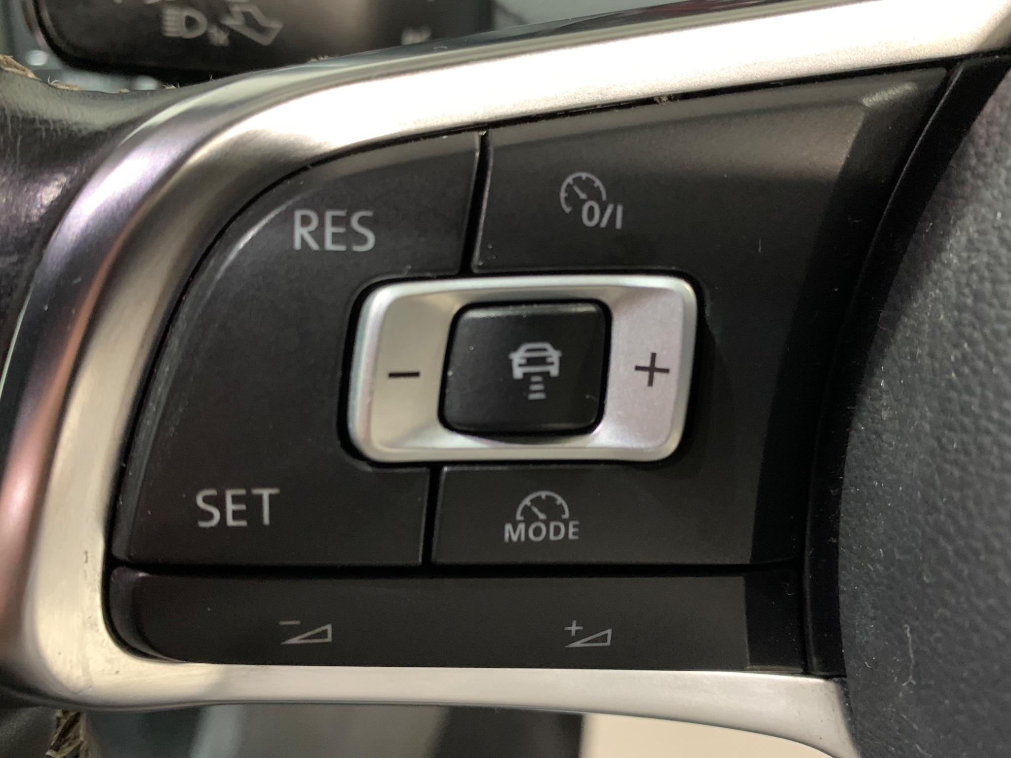 Volkswagen Golf view 22