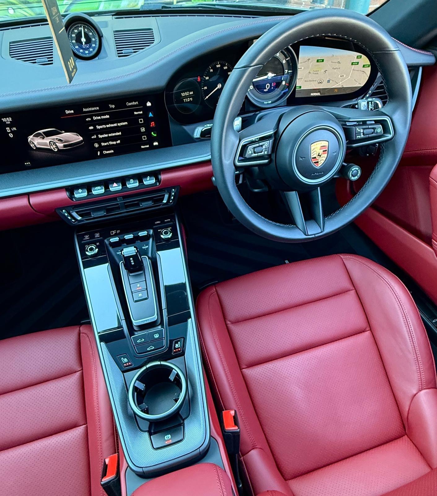 Porsche 911 view 21