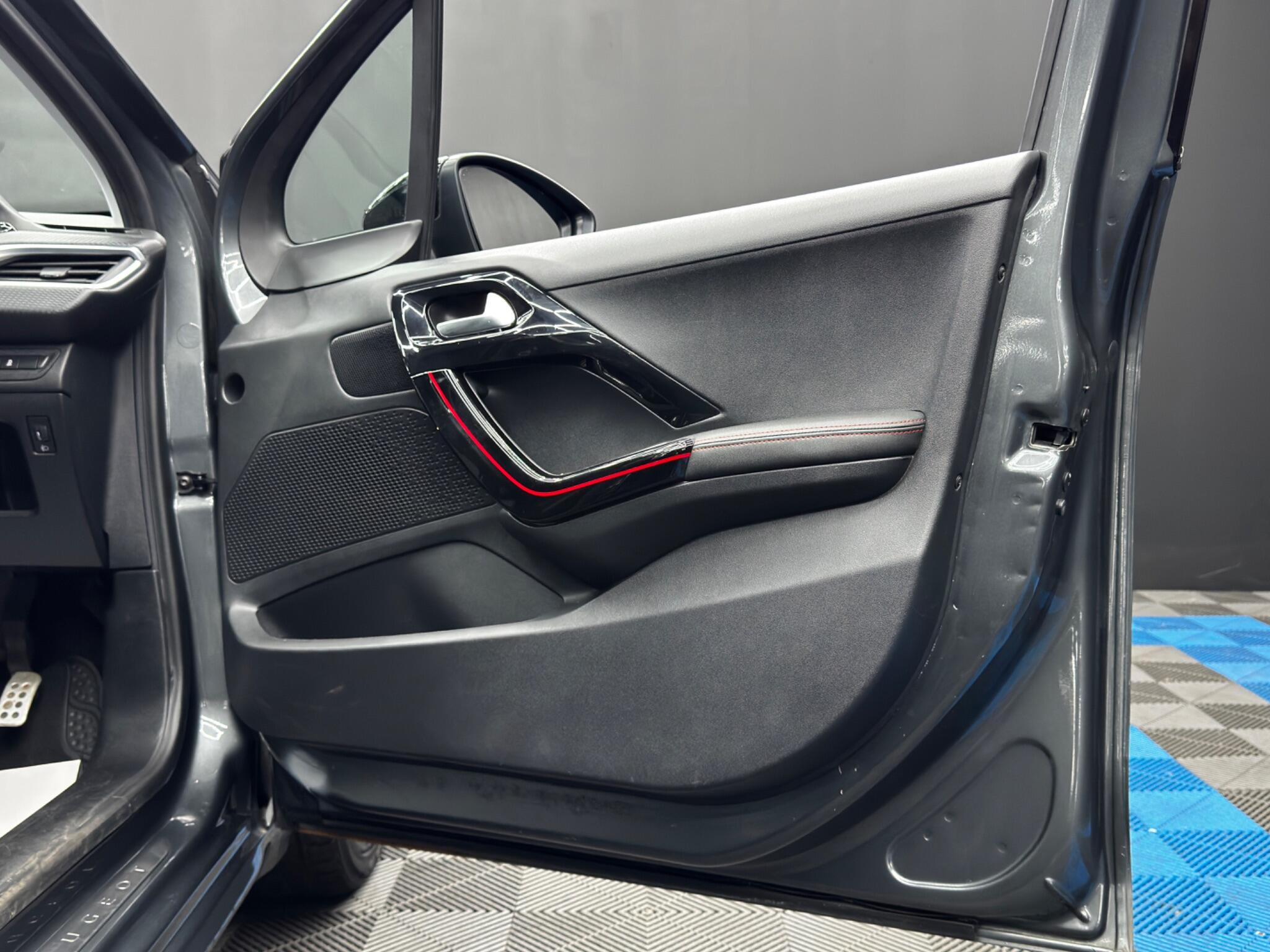 Peugeot 208 view 33