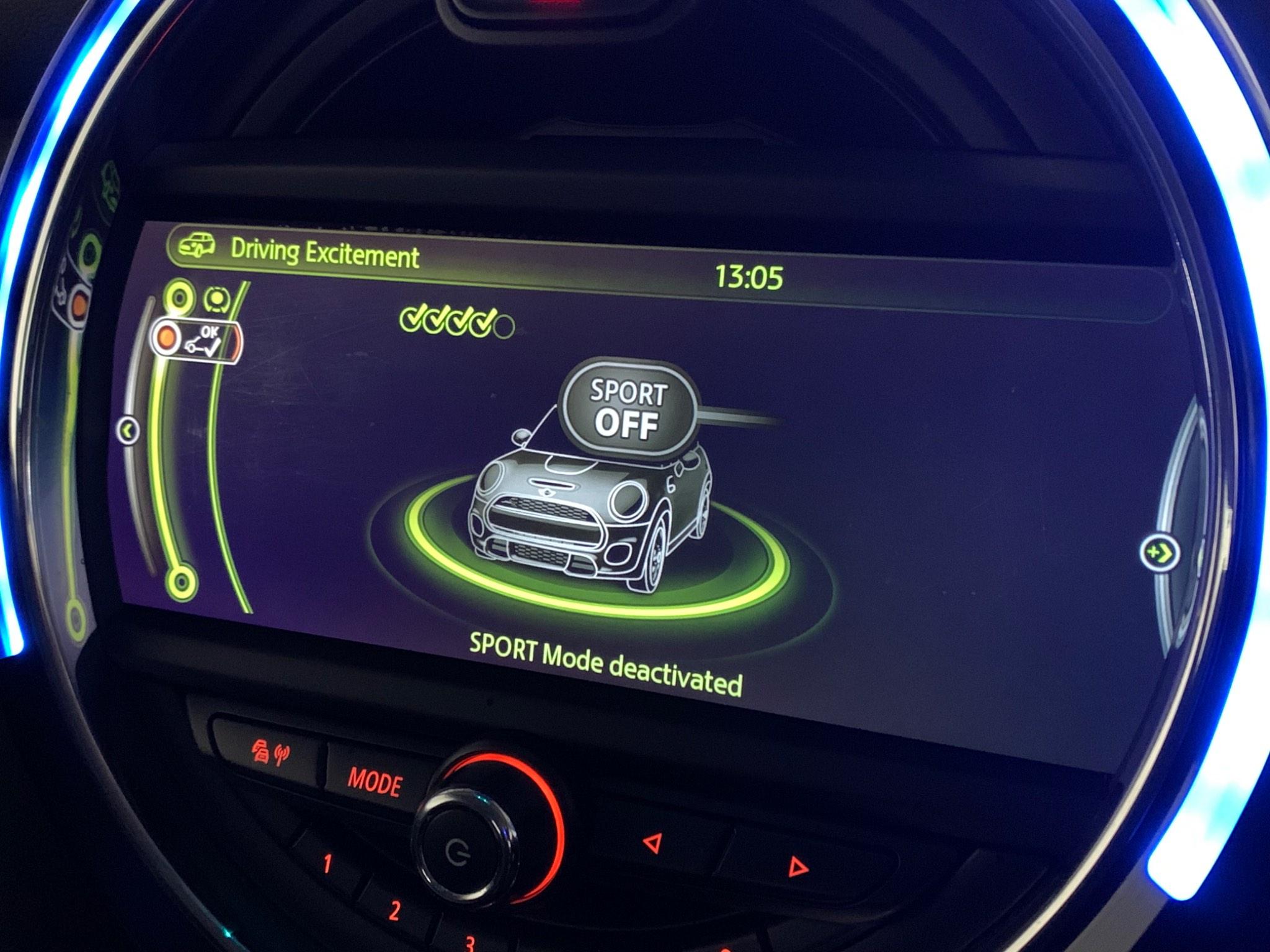 Mini Hatch view 39