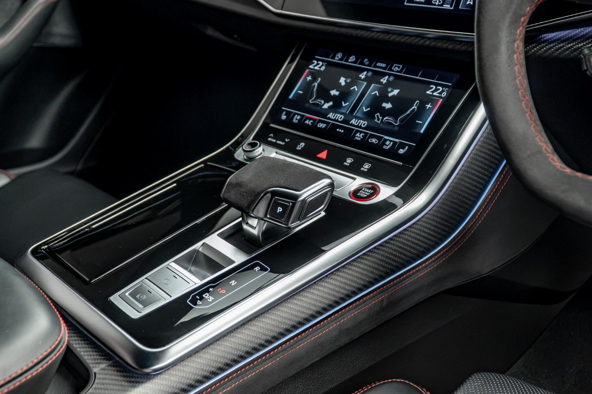 Audi RS Q8 view 33