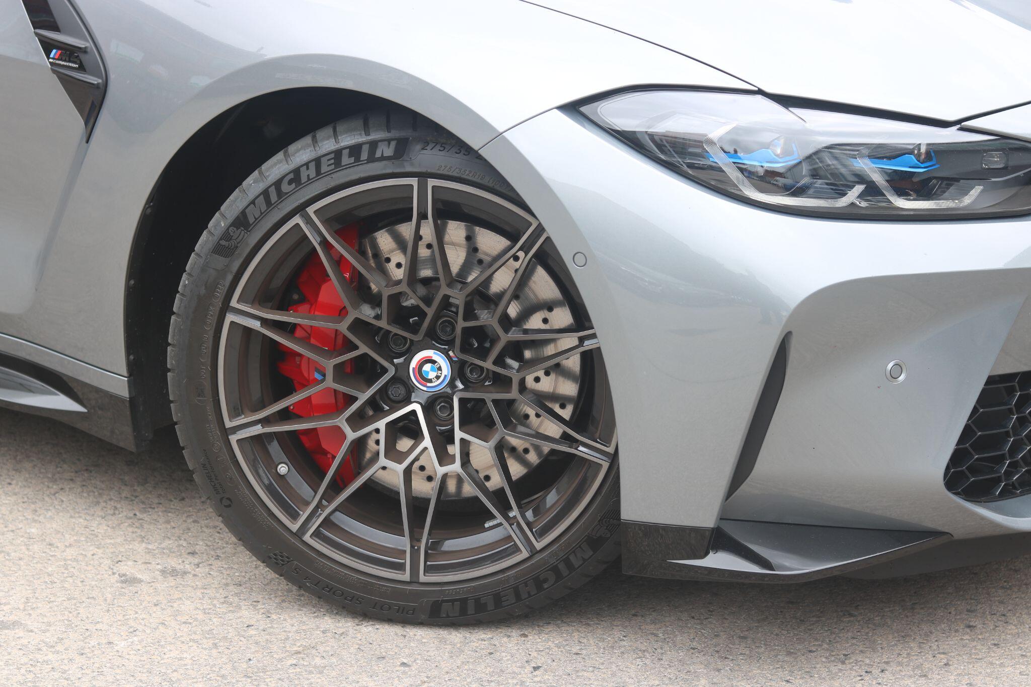 BMW M4 view 11