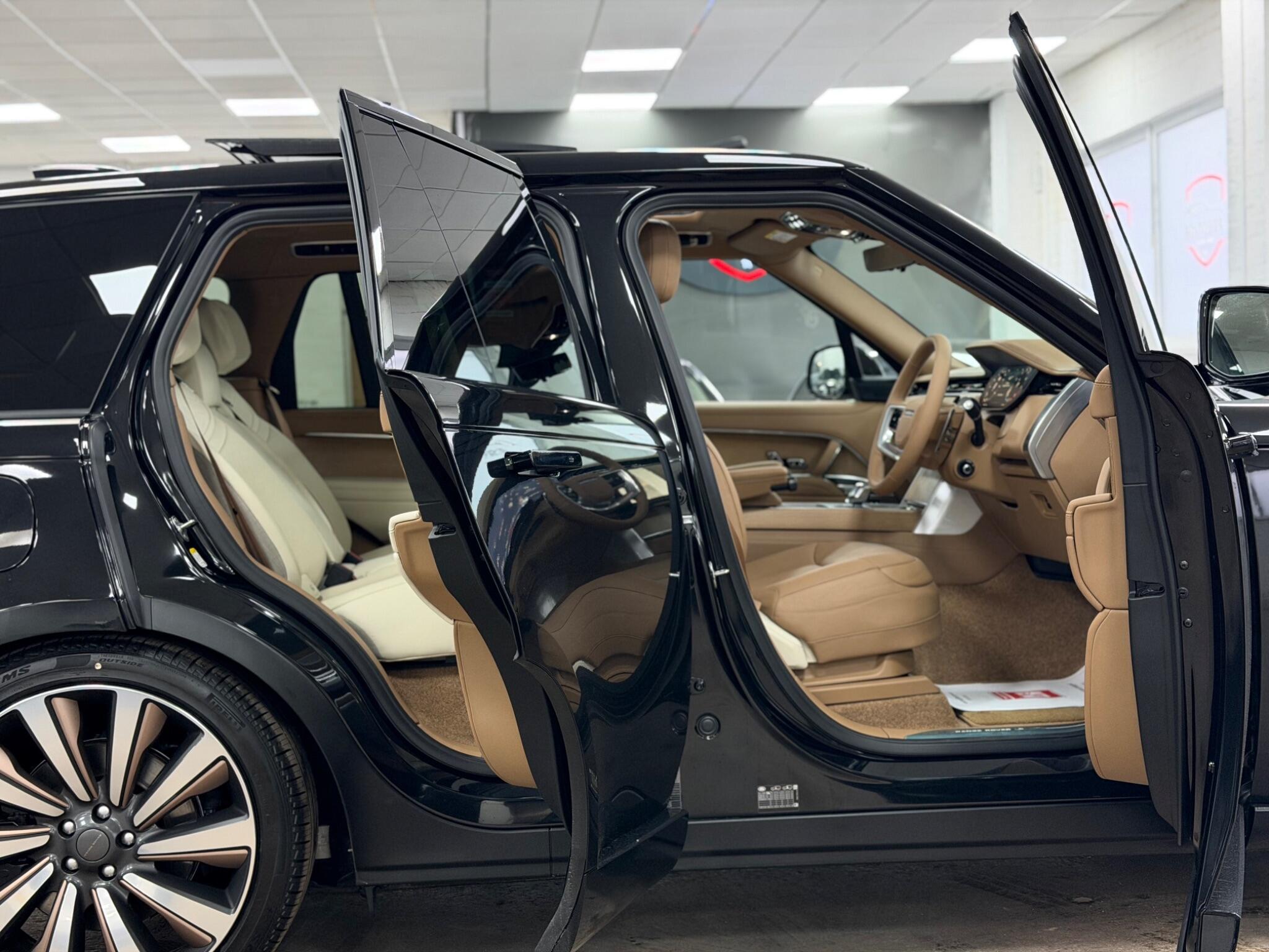 Land Rover Range Rover view 21