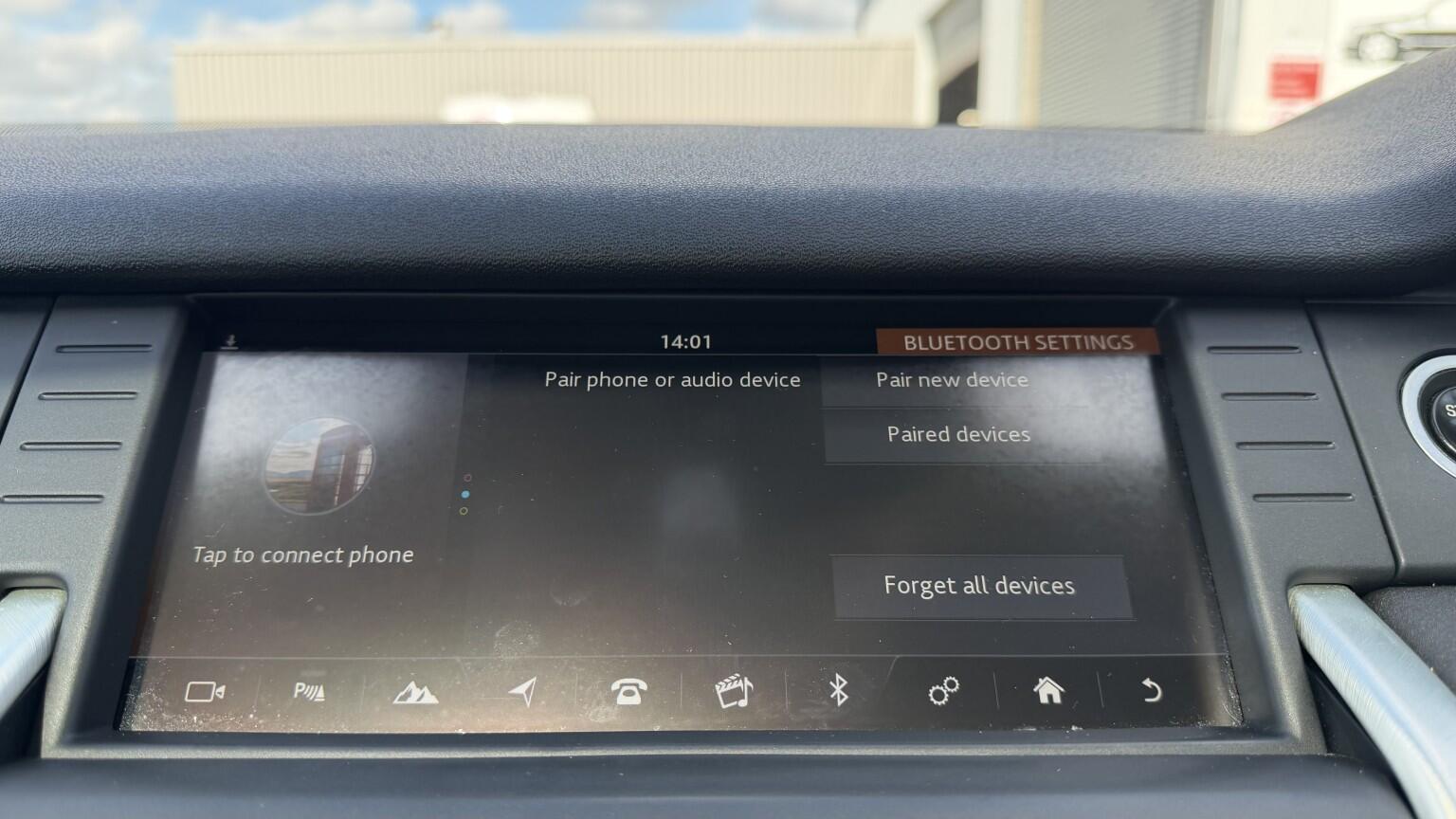 Land Rover Discovery Sport view 42