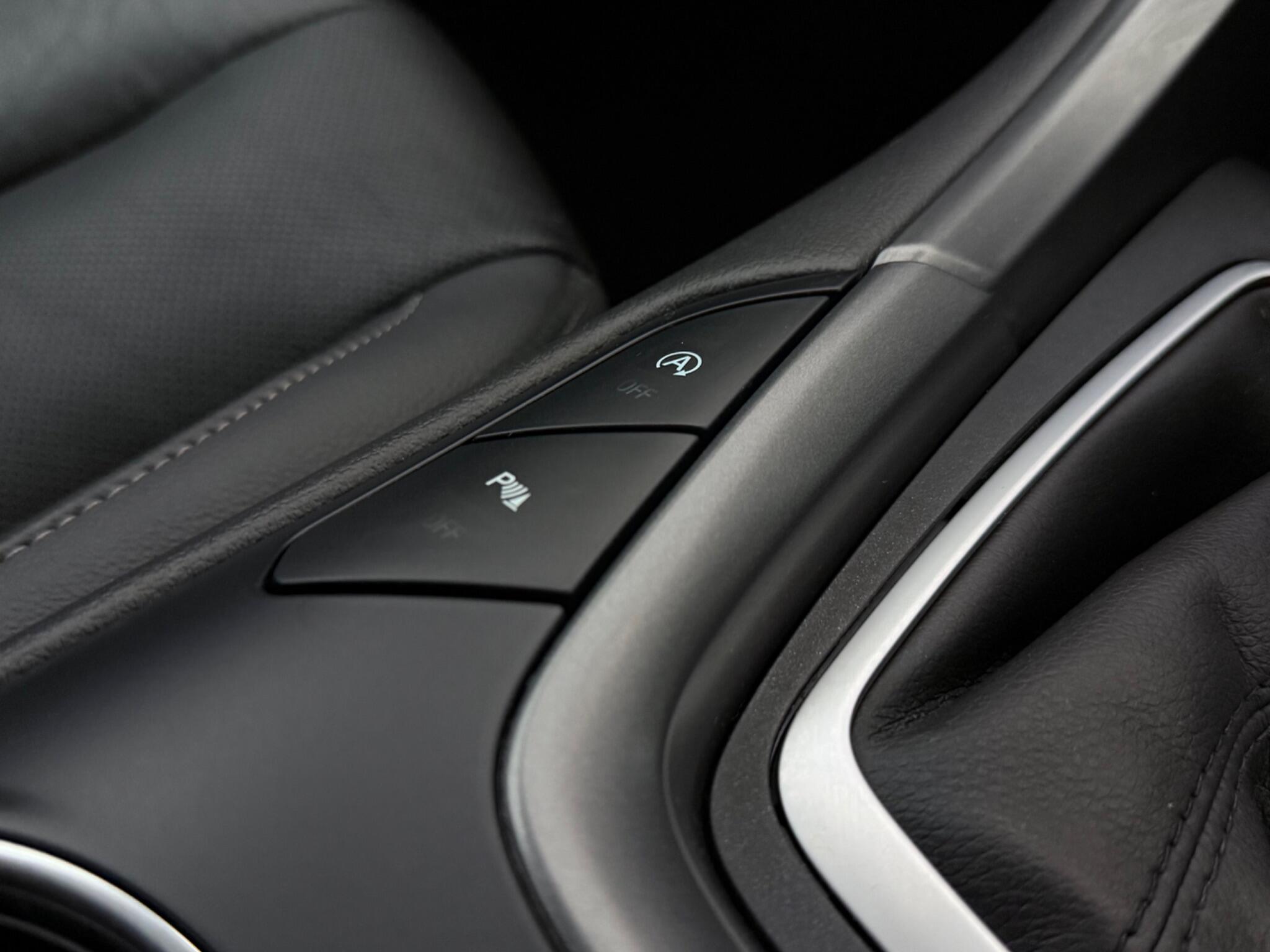 Ford Mondeo view 23
