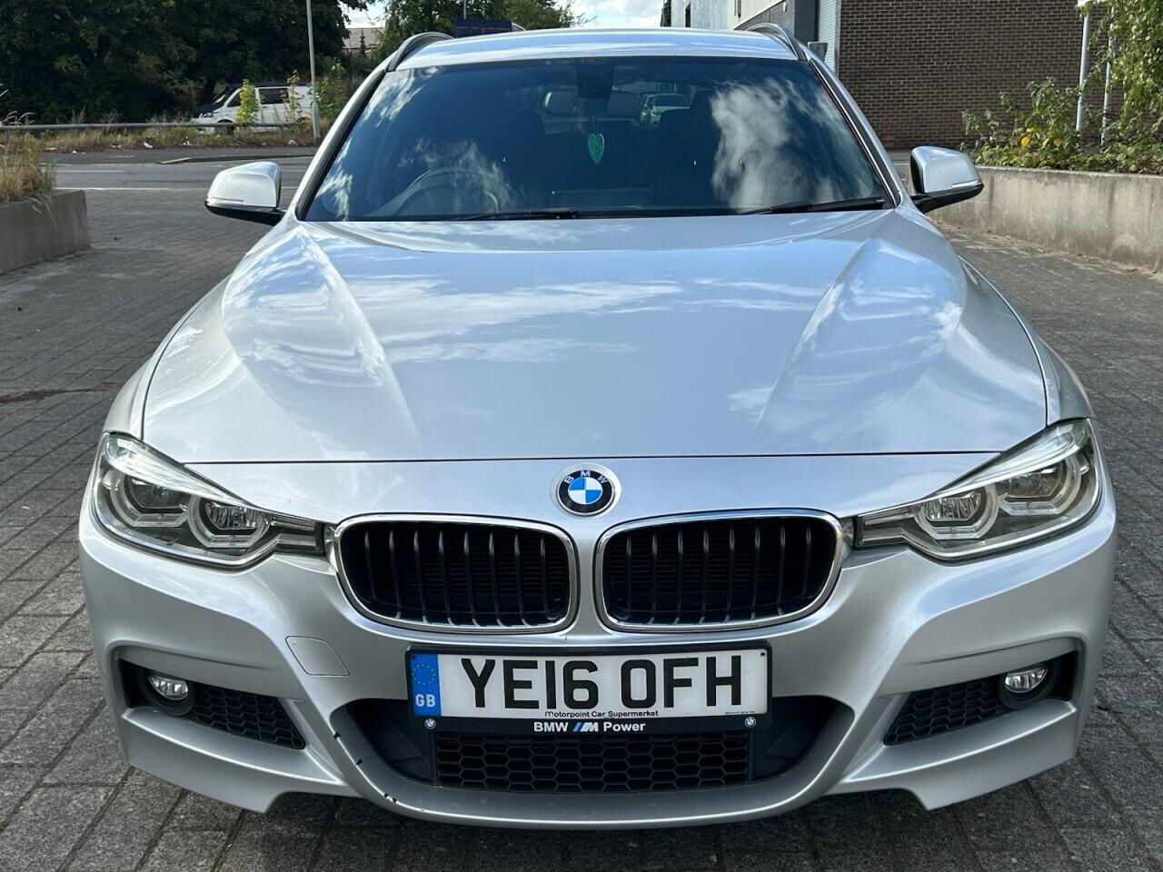 BMW 3 Series view 6