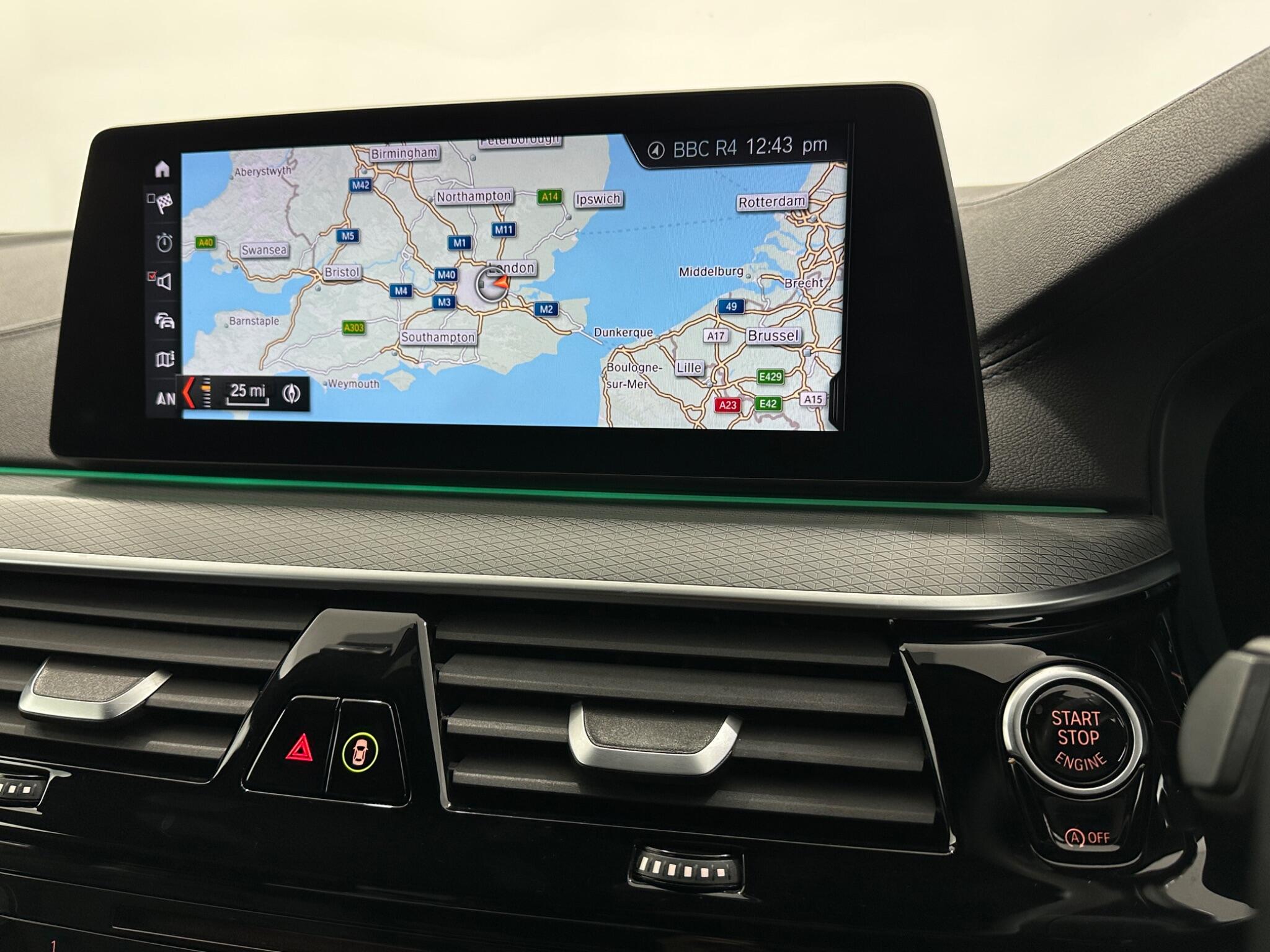 BMW 5 Series view 23