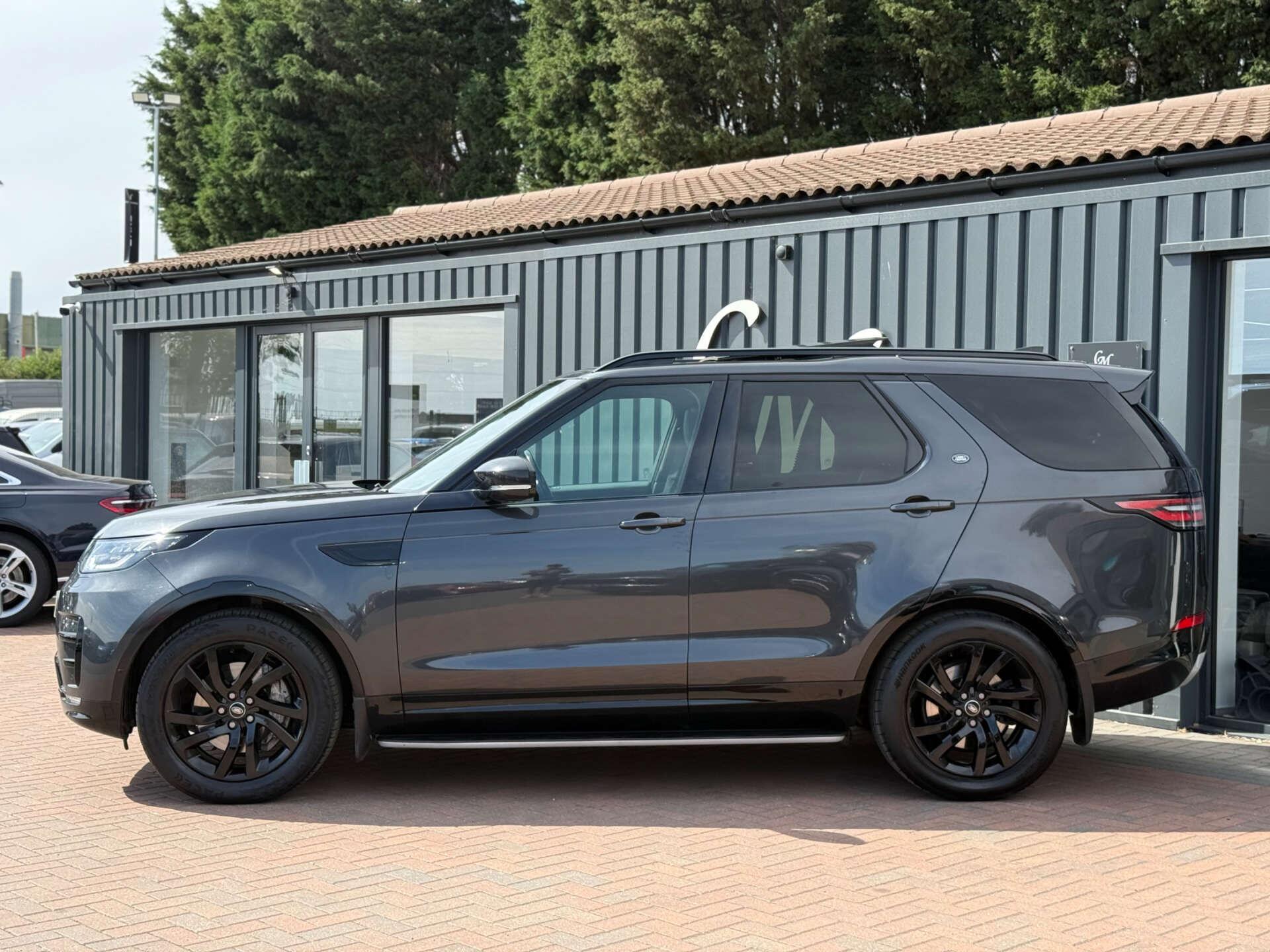 Land Rover Discovery view 11