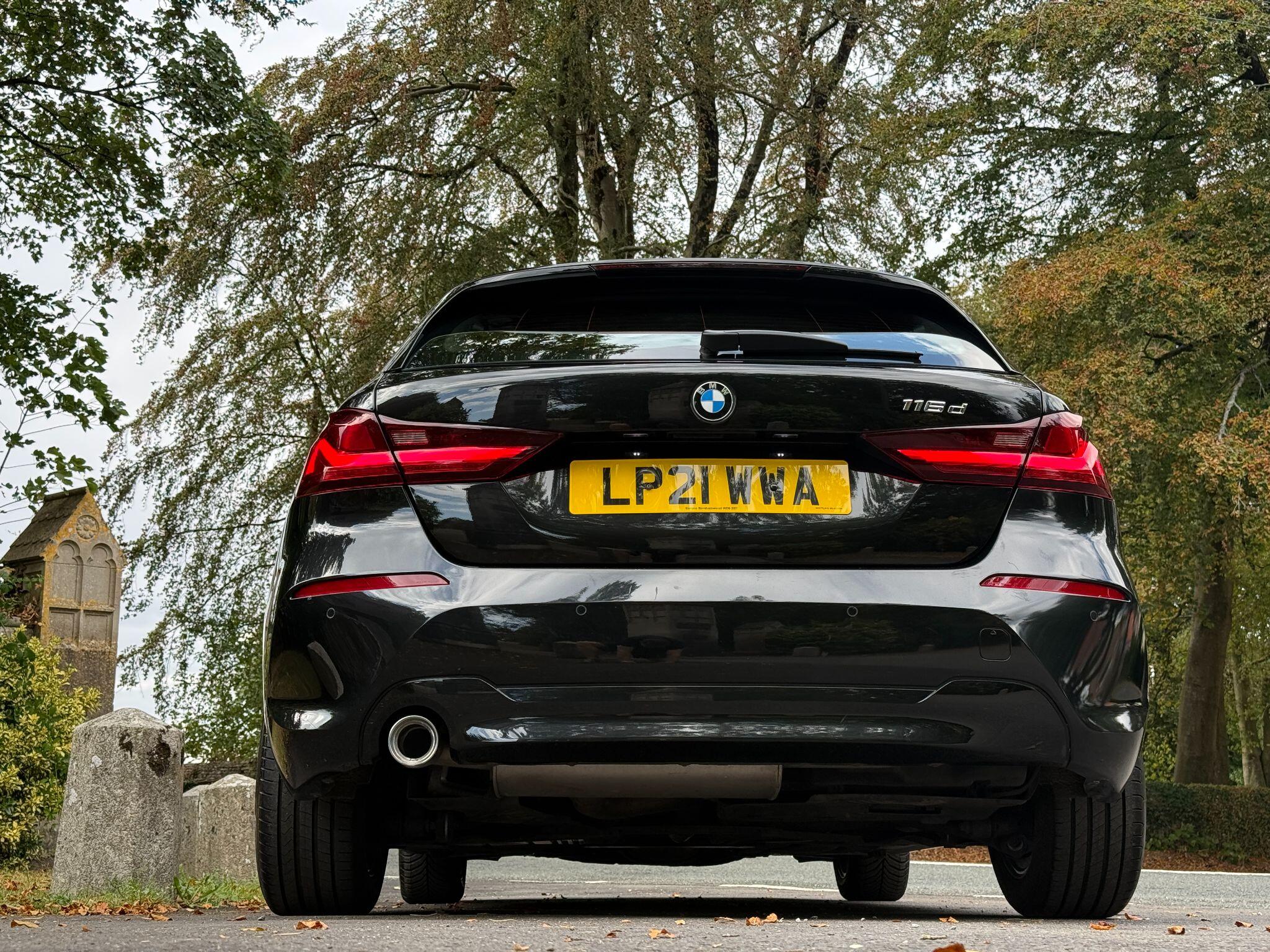 BMW 1 Series view 19