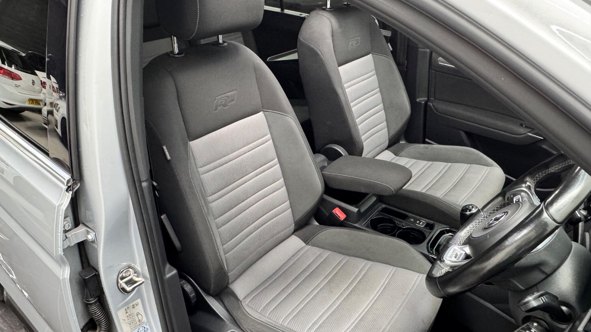 Volkswagen Touran view 36