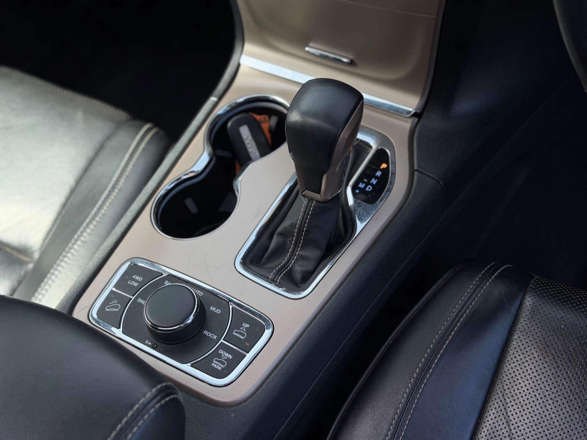 Jeep Grand Cherokee view 17