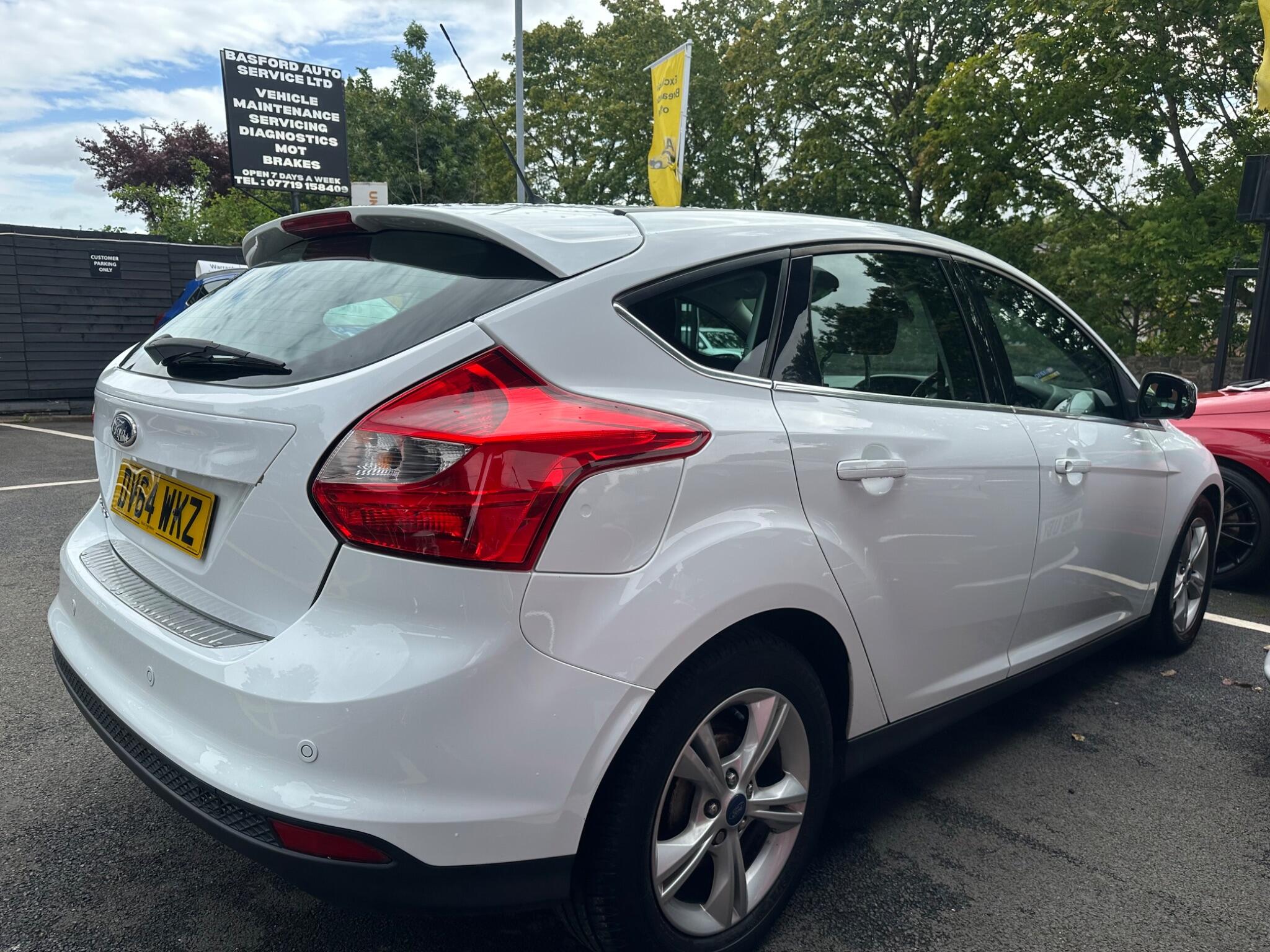 Ford Focus view 5