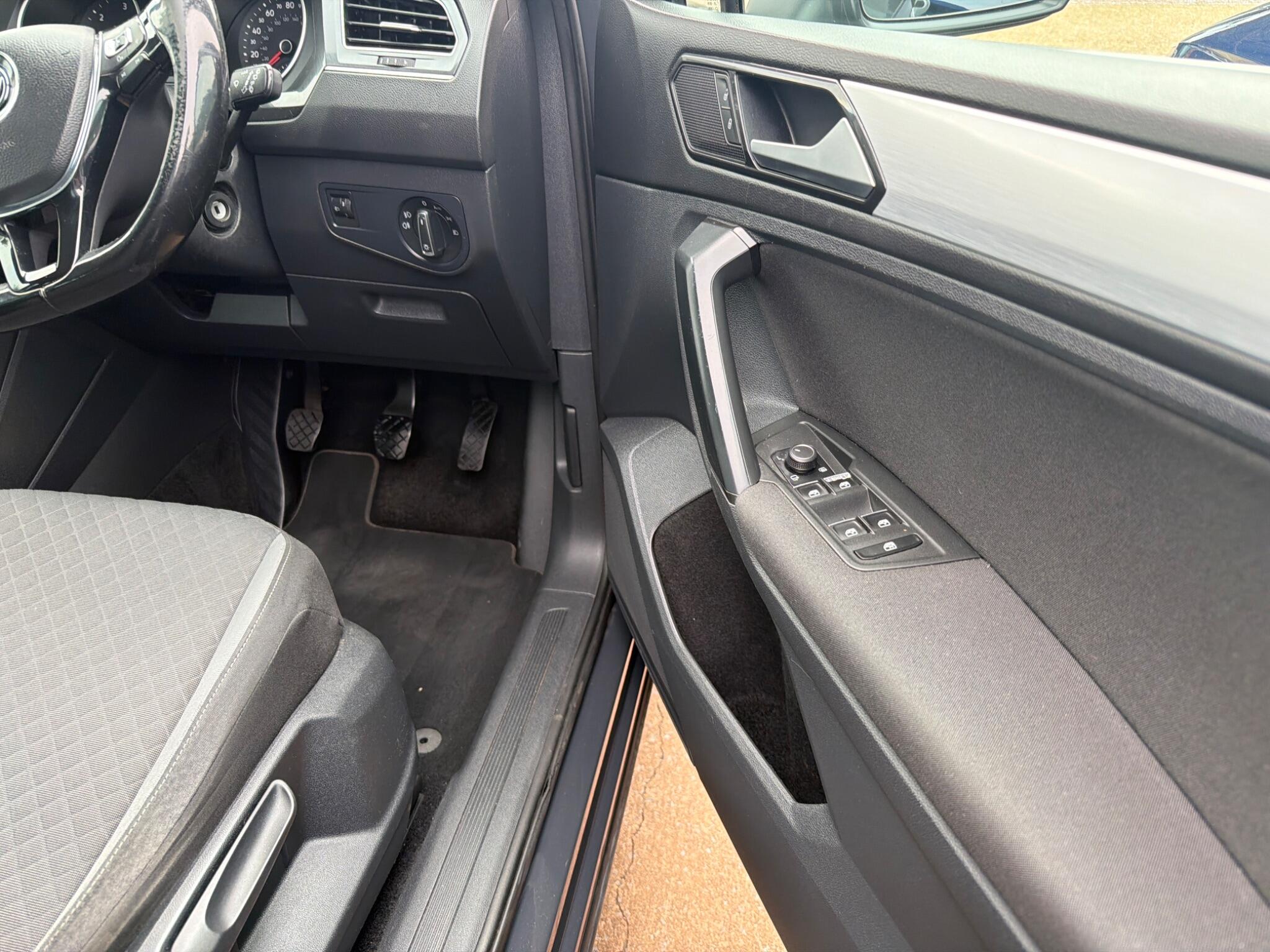 Volkswagen Tiguan view 7
