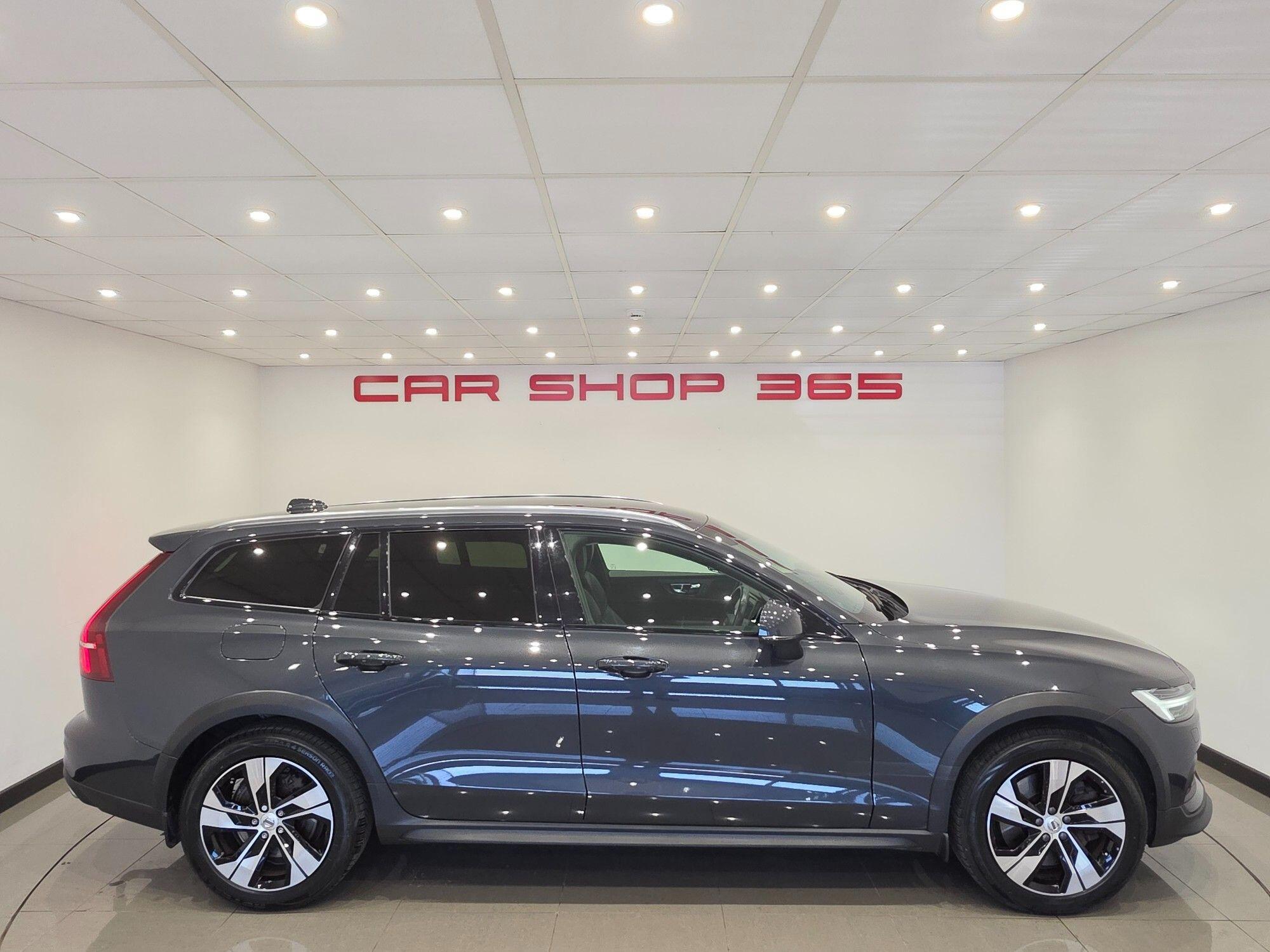 Volvo V60 Cross Country view 5