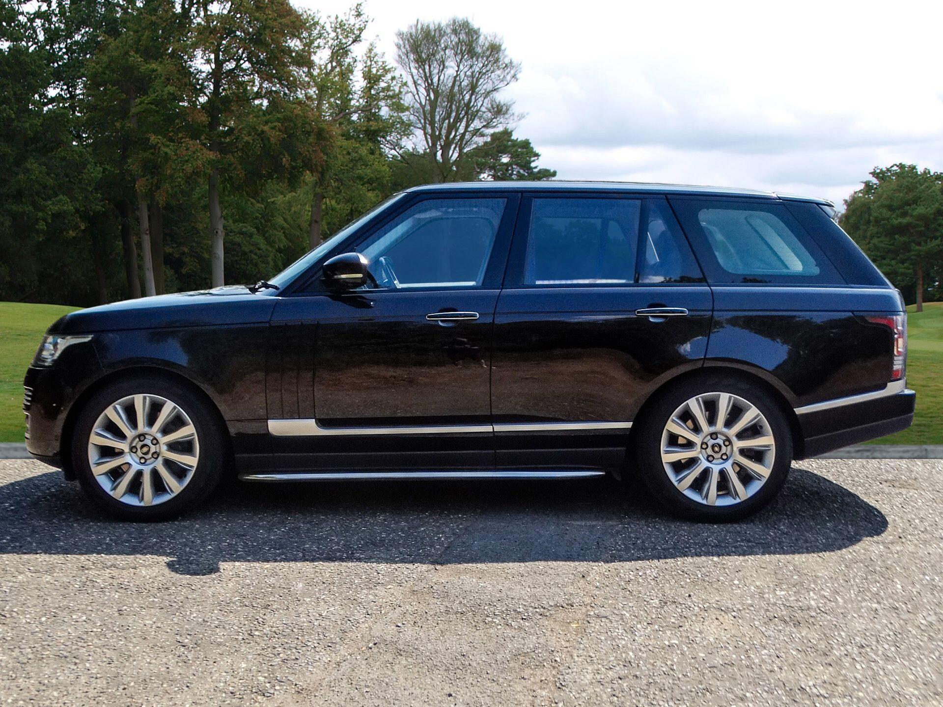 Land Rover Range Rover view 2