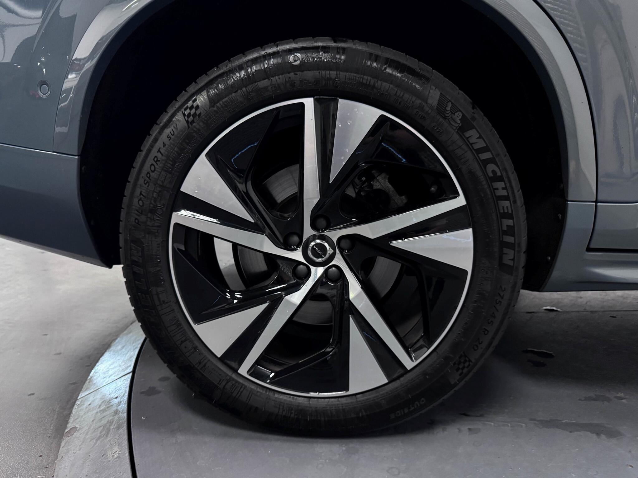 Volvo XC90 view 55
