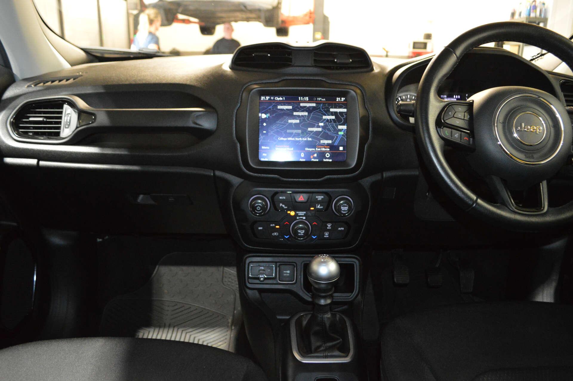 Jeep Renegade view 15