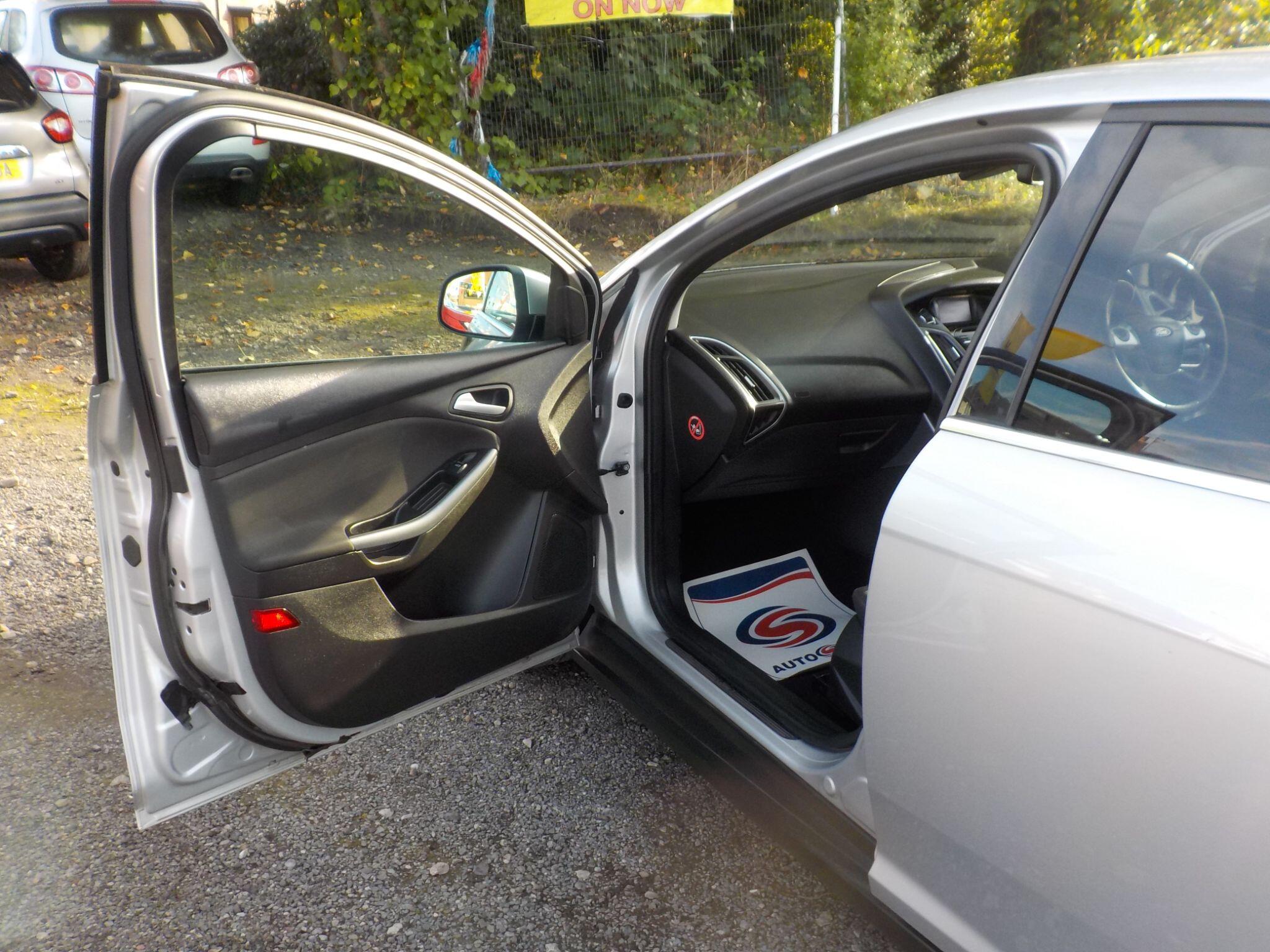 Ford Focus 1.6 TDCi Titanium Euro 5 (s/s) 5dr